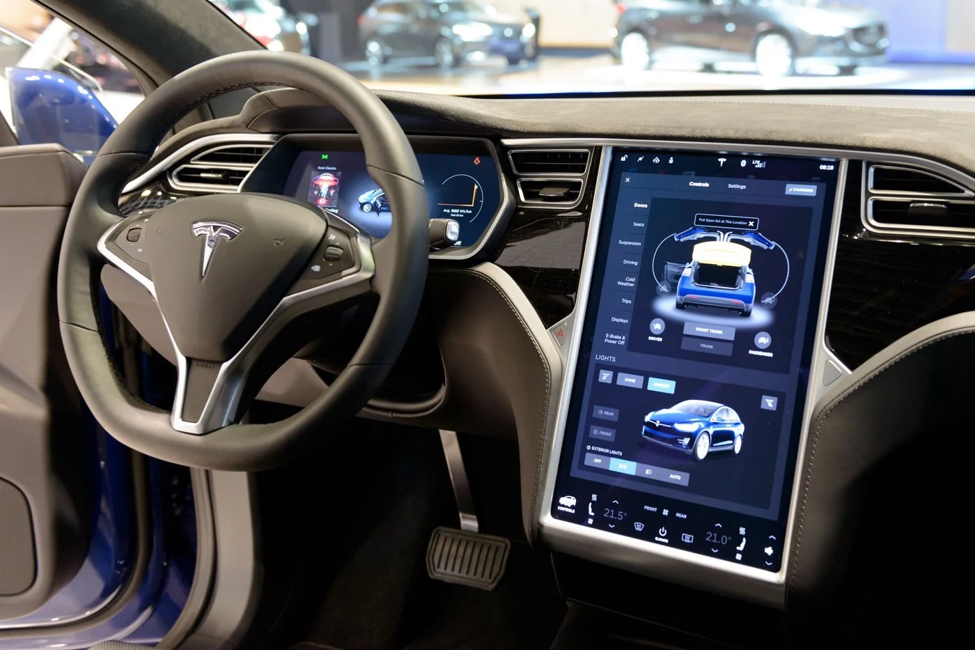 https___hypebeast.com_image_2019_06_tesla-in-display-sketchpad-update-01.jpg