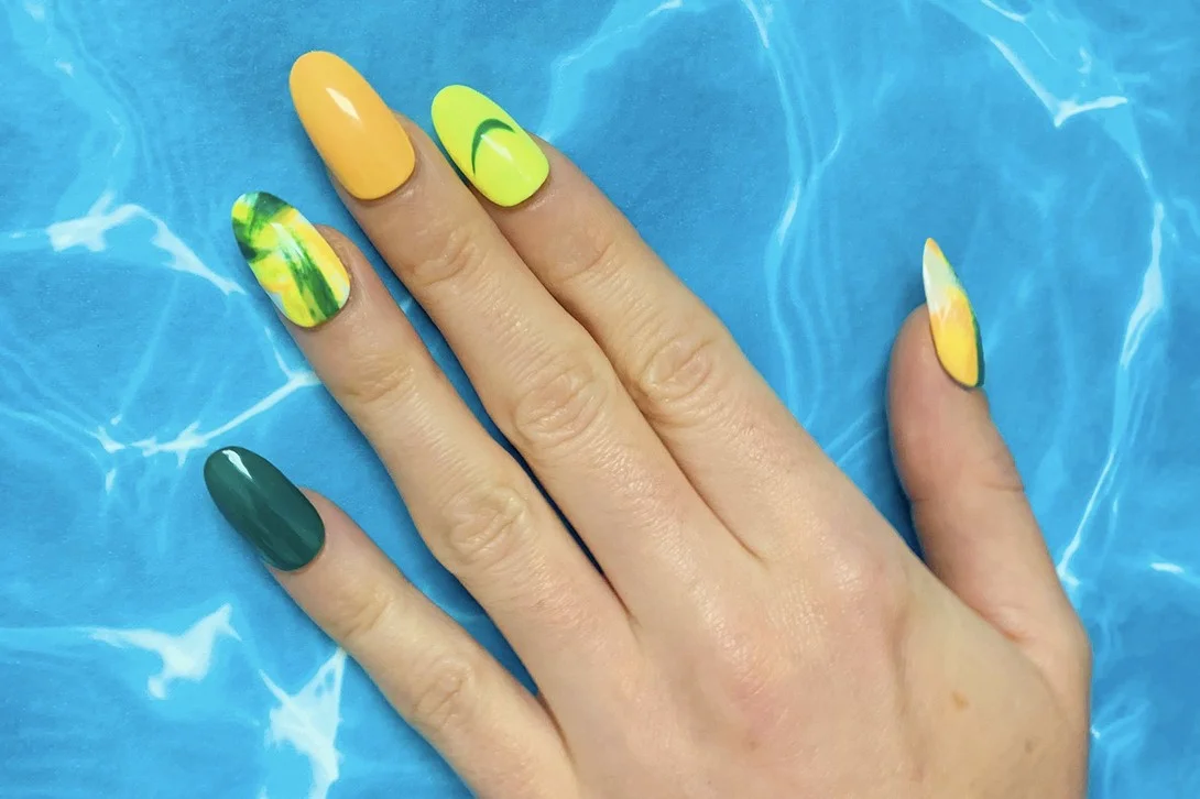 https___bae.hypebeast.com_files_2019_06_womens-world-cup-kit-jersey-nail-art-design-france-australia-scotland-china-2.jpg
