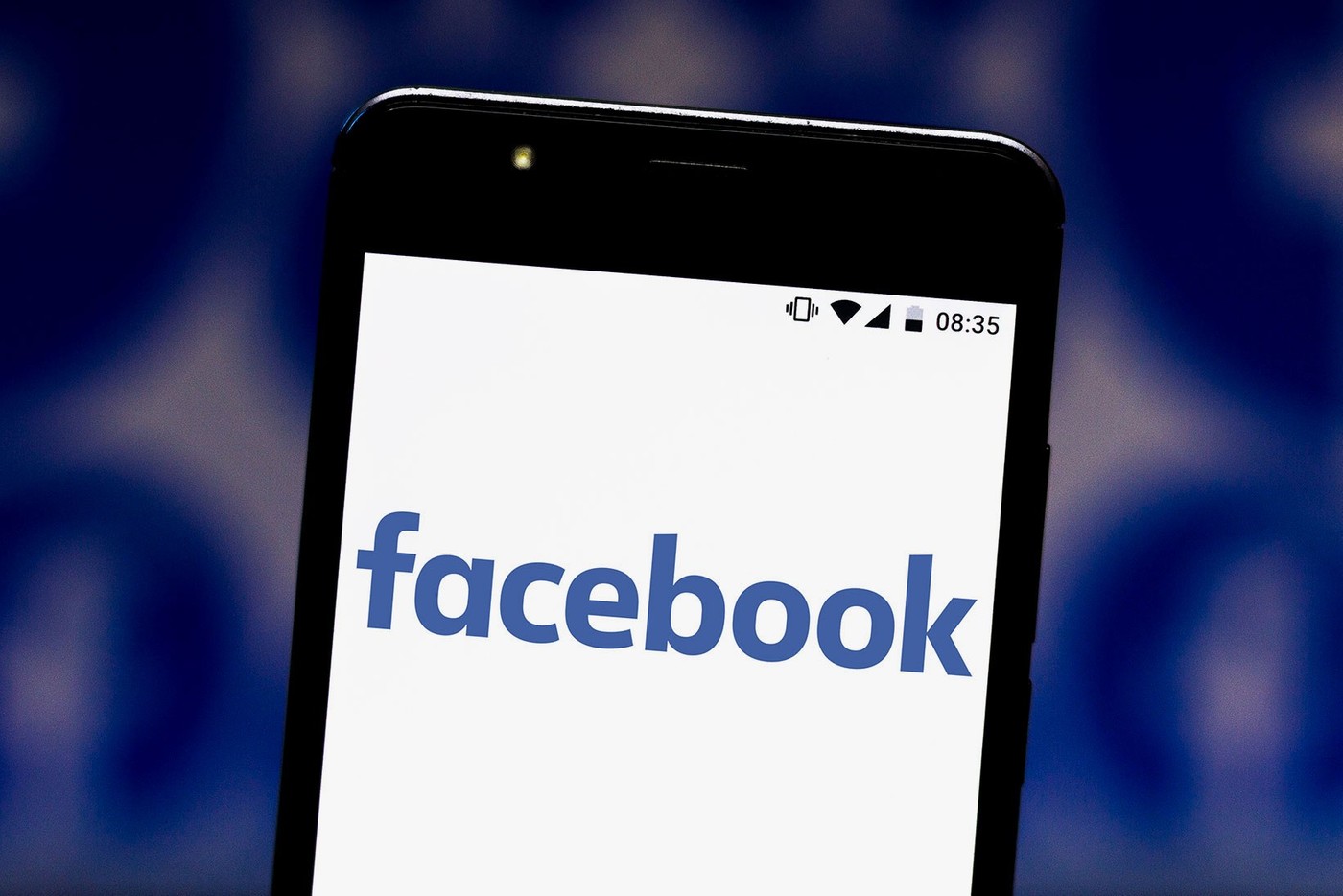 https___hypebeast.com_wp-content_blogs.dir_6_files_2019_08_facebook-port-tv-streaming-device-video-chat-camera-technology-netflix-disney-1.jpg