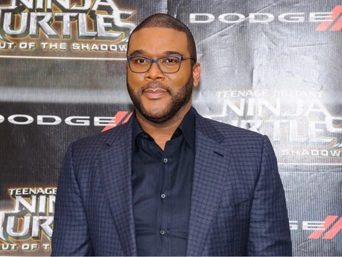 https___images.saymedia-content.com_.image_MTU4MDYyMTUxMzU2MjYyMTAx_tyler-perry (1).jpg