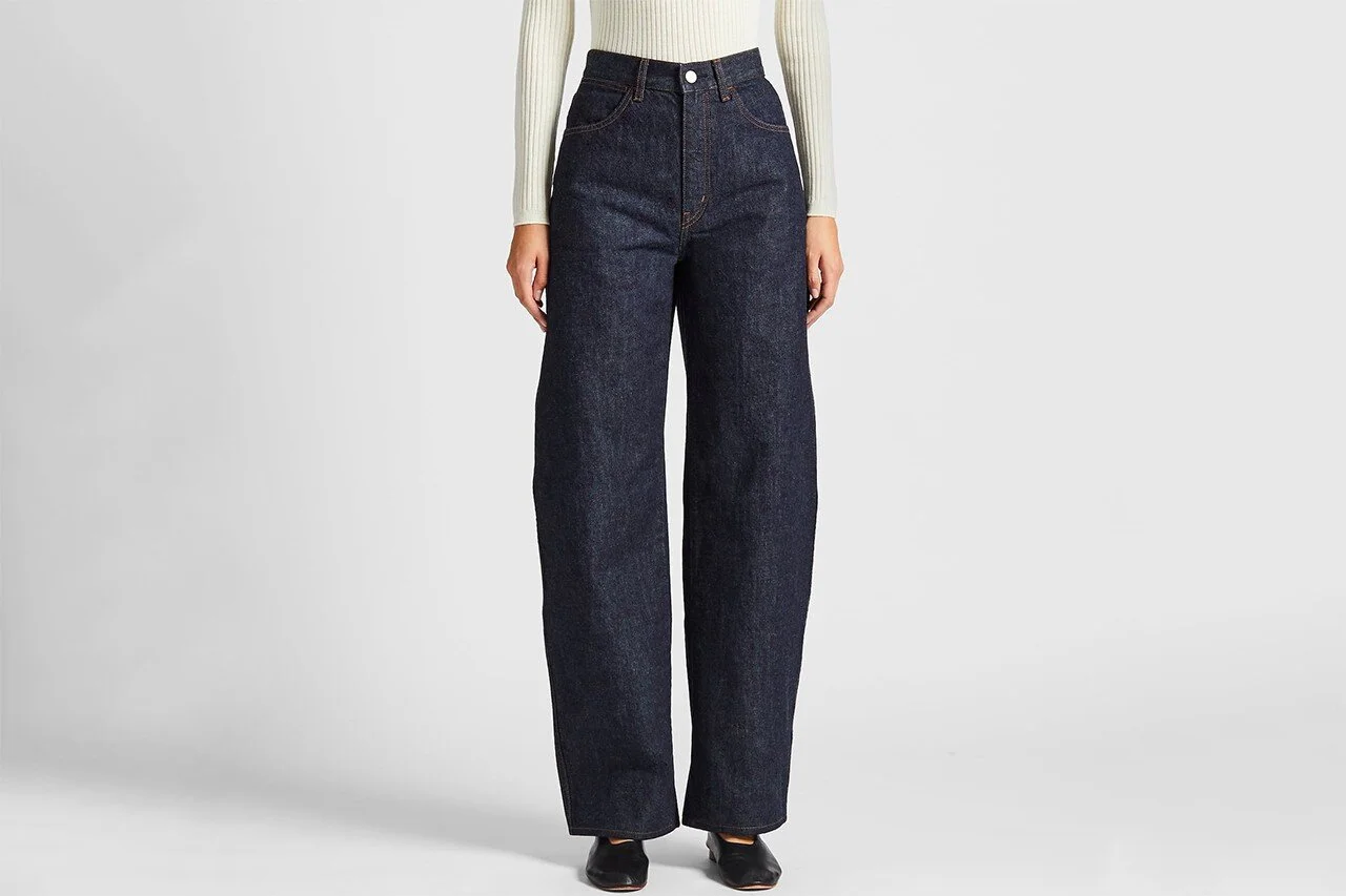 https___hypebeast.com_wp-content_blogs.dir_6_files_2019_11_uniqlo-u-wide-fit-curved-jeans-indigo-blue-christophe-lemaire-review-price-1.jpg
