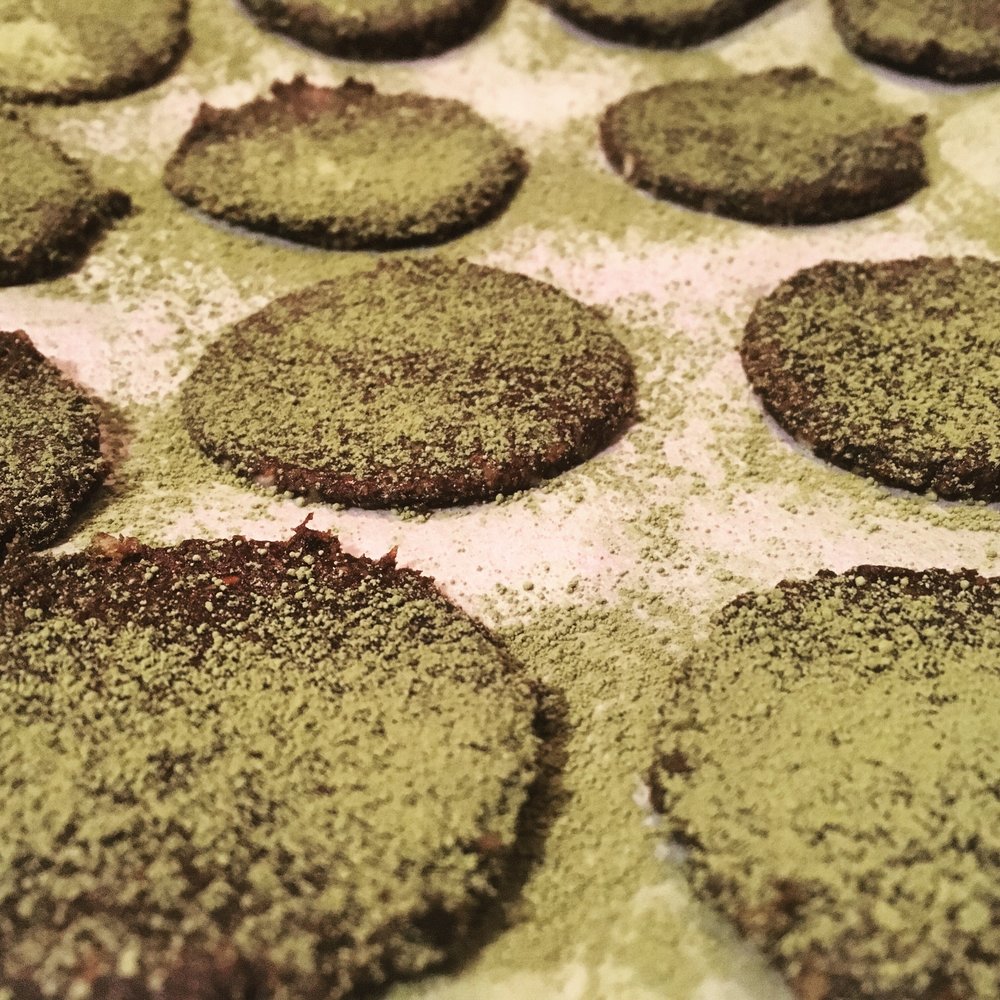  Dark Chocolate Matcha Date Cookies 