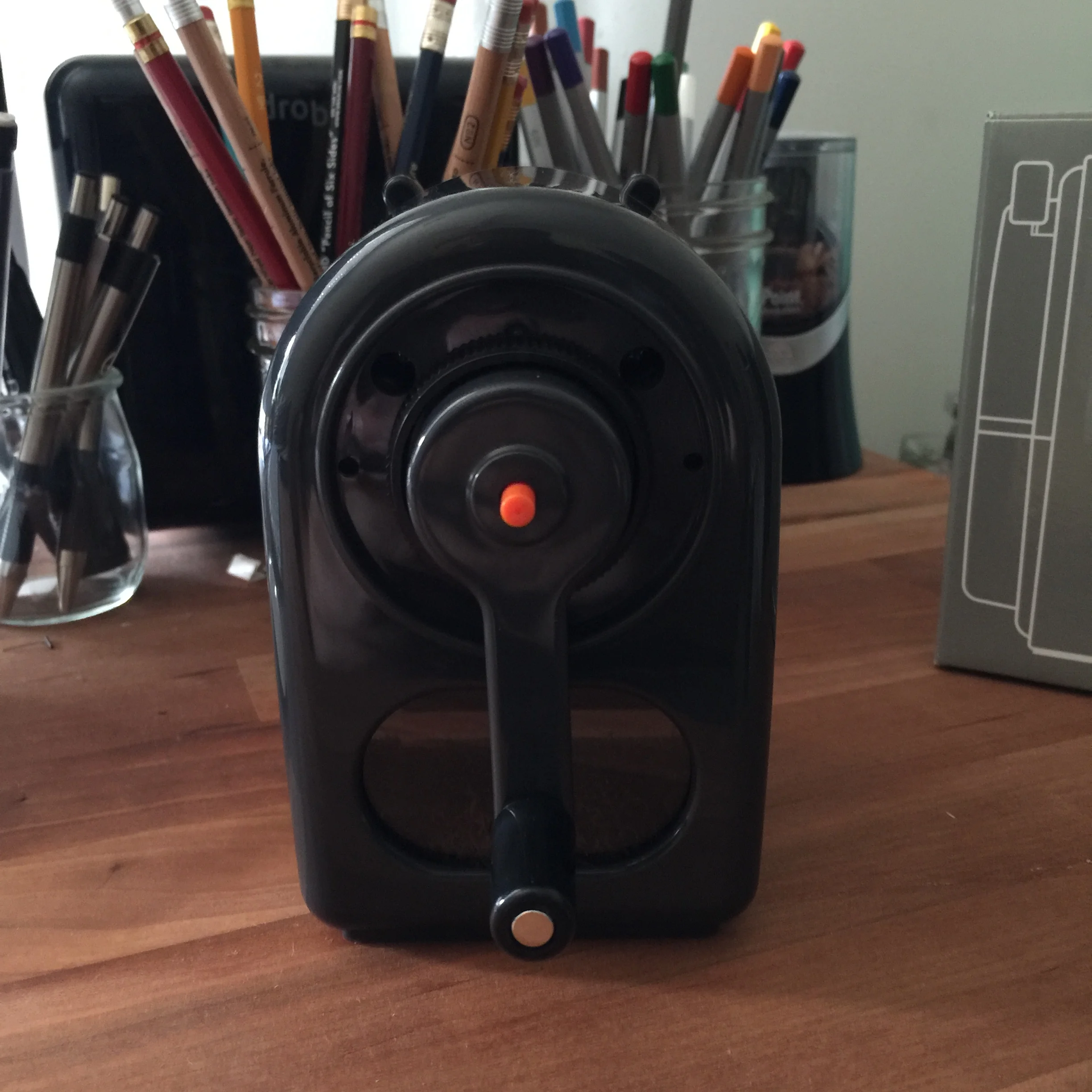 Rear view. Push the orange button in for a short point.
