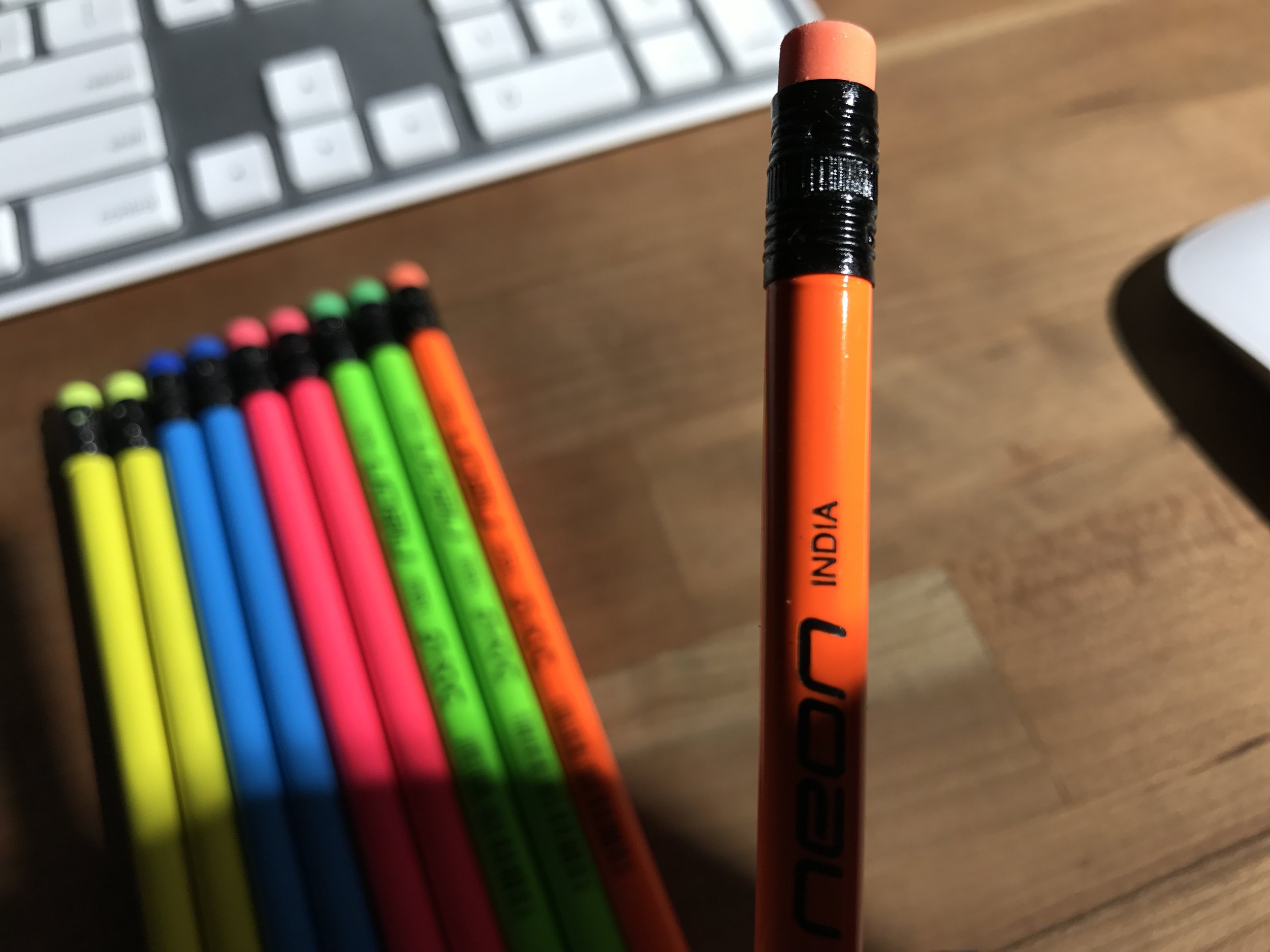 DOMS Neon Pencil Review — Lead Fast
