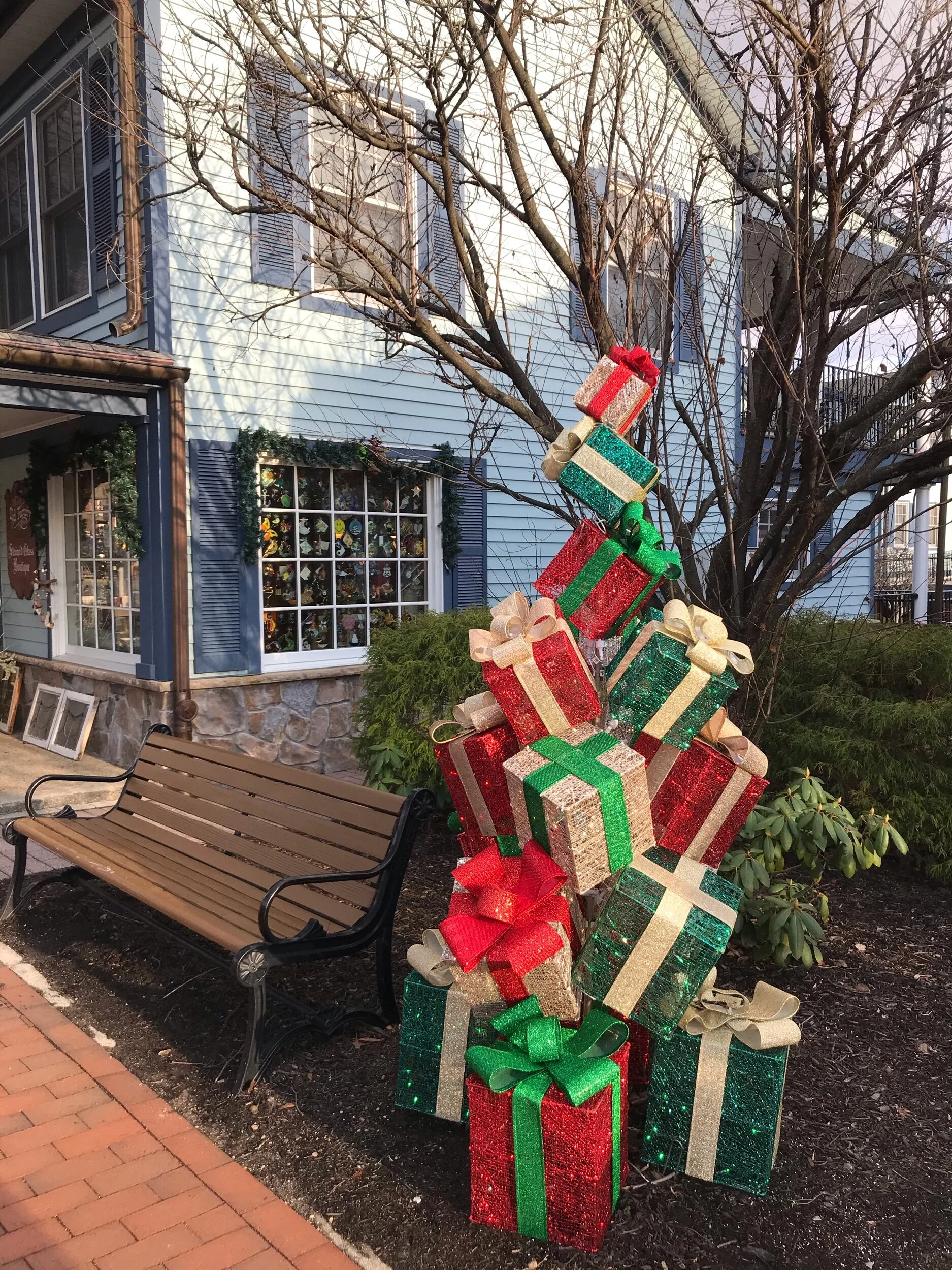 Festive holiday decor 🎄