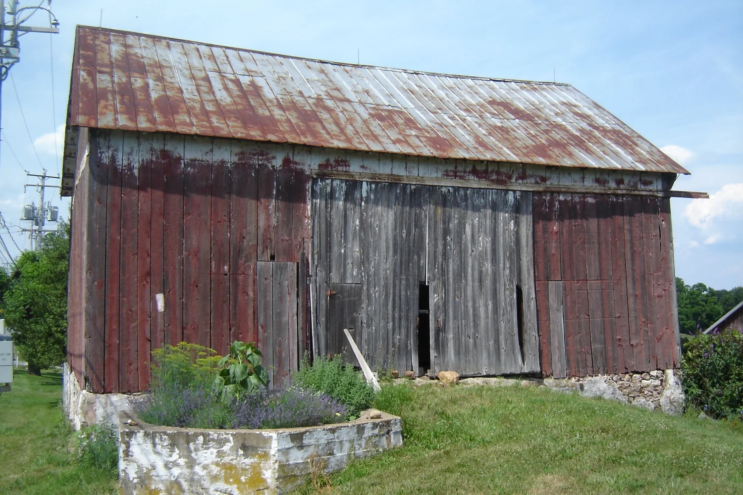 Barn prior to reconstruction