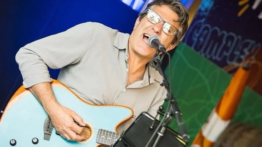 ***LIVE MUSIC*** Eric Paul Levy