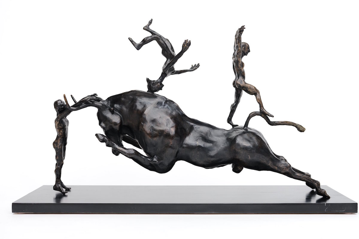 05.01.13 Minoan bull leaping, 53hx30x86cm, bronze 2017  new LEFT.jpg