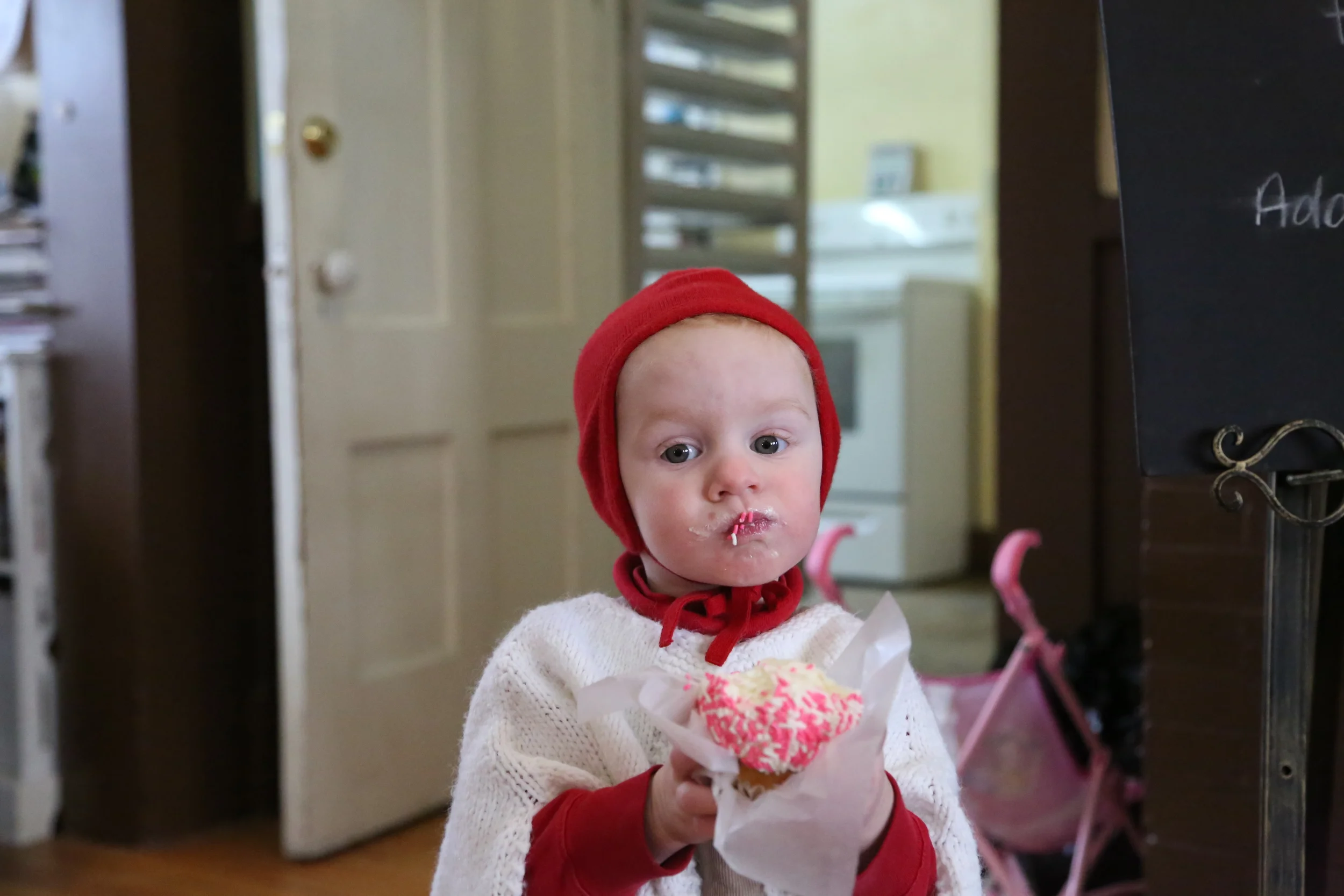 Gracy. Say Cupcake face. "Cuffcay fafe?"
