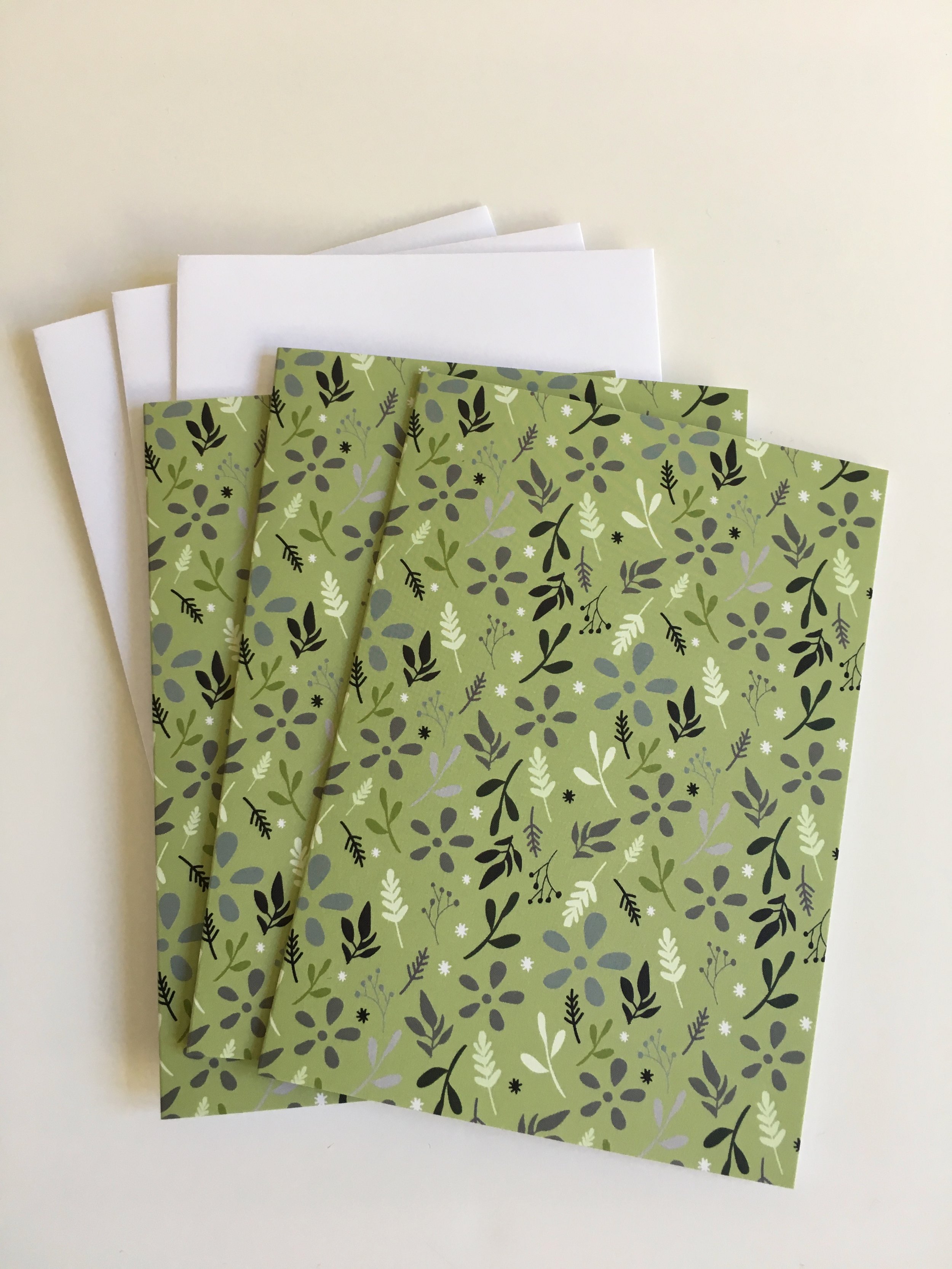 Mid-green tossed floral patterned cards (Copy)