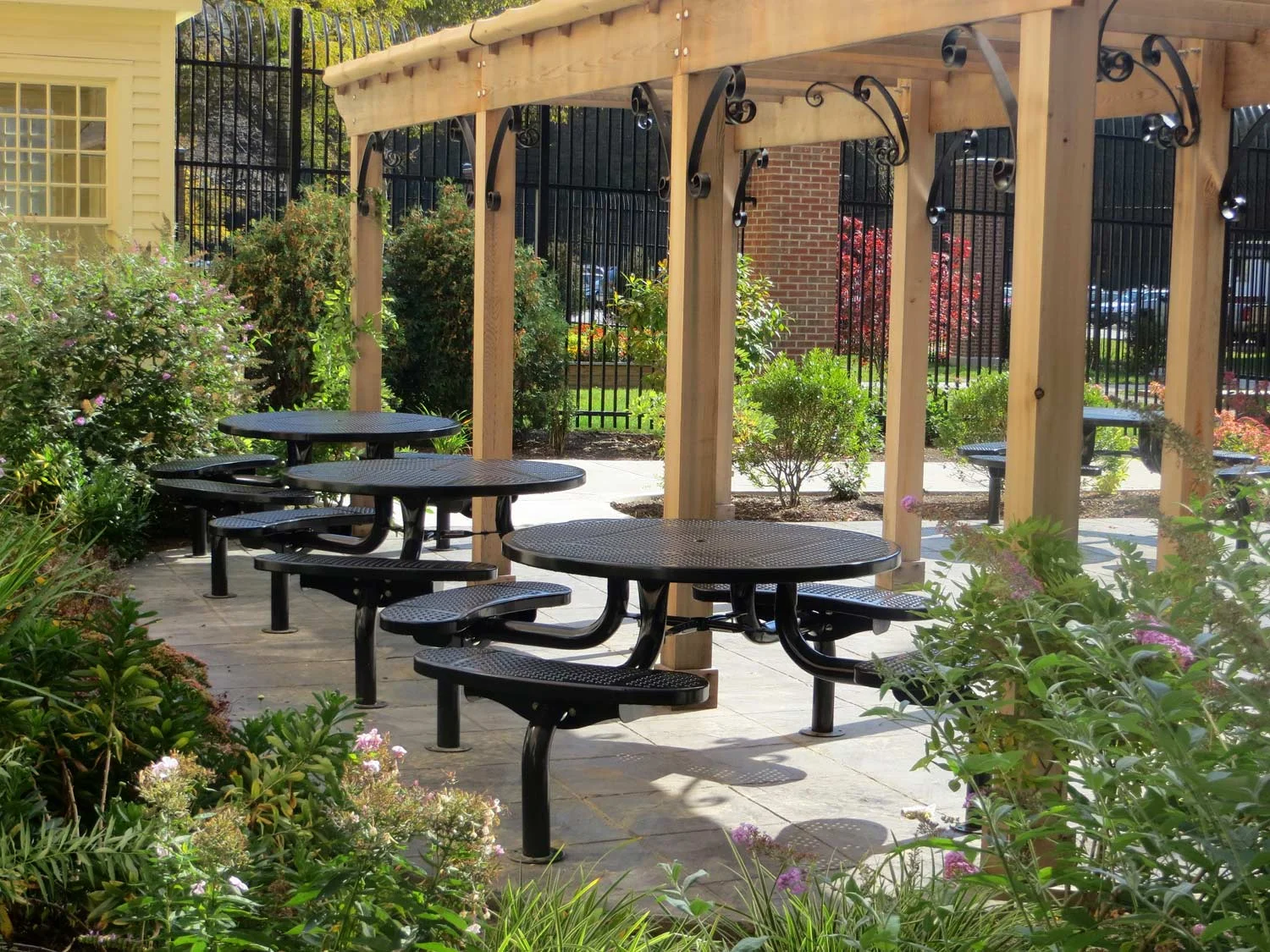 Outdoor Café Seating & Pergola
