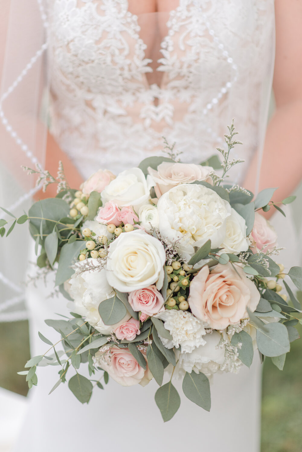 bridal bouquet blush cream peony.jpg