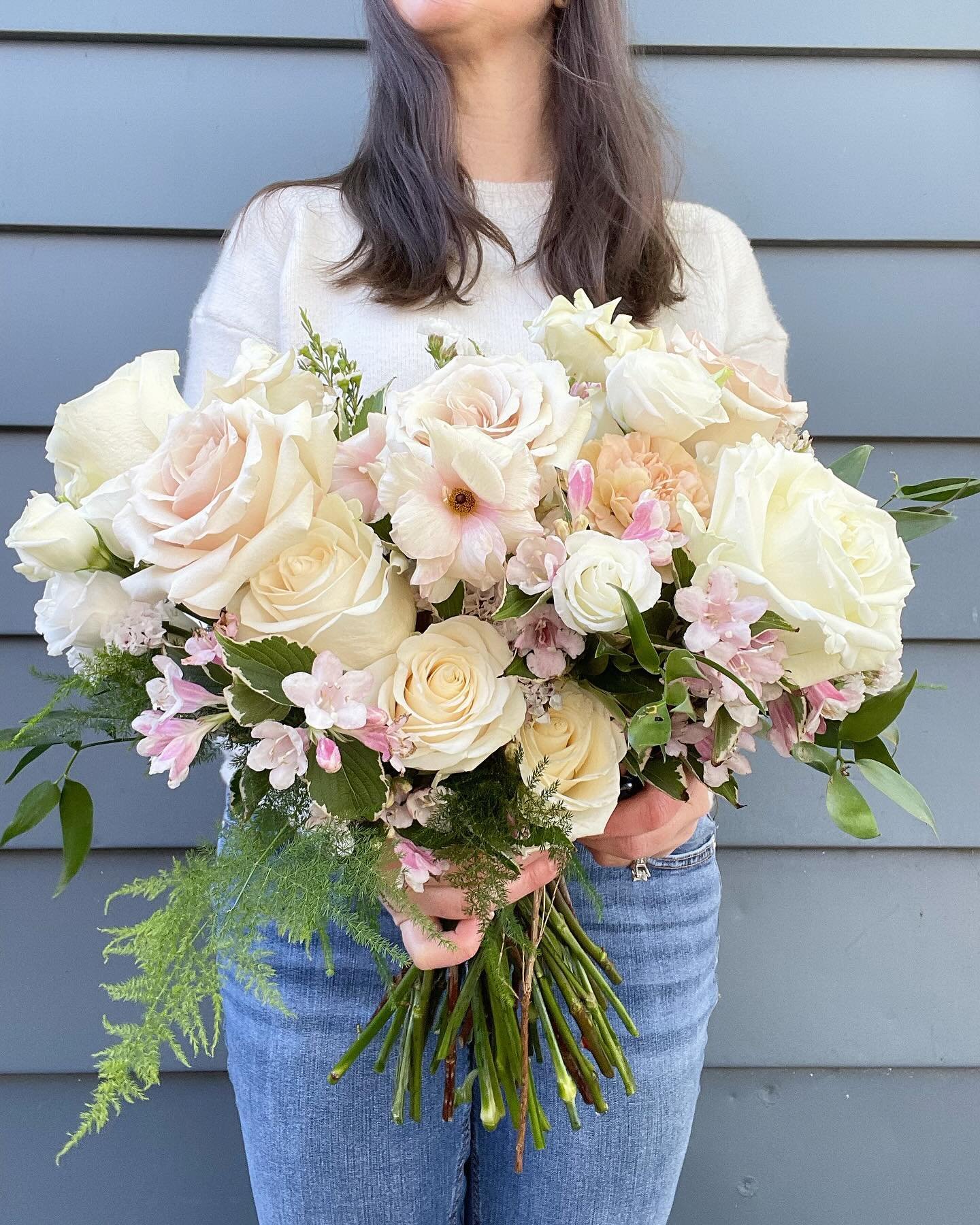 For Jenna 
.
.
.
.
.
#honeyandsageflowers #weddingflorist #weddingflowers #bridalbouquet #ido #weddingsinindiana