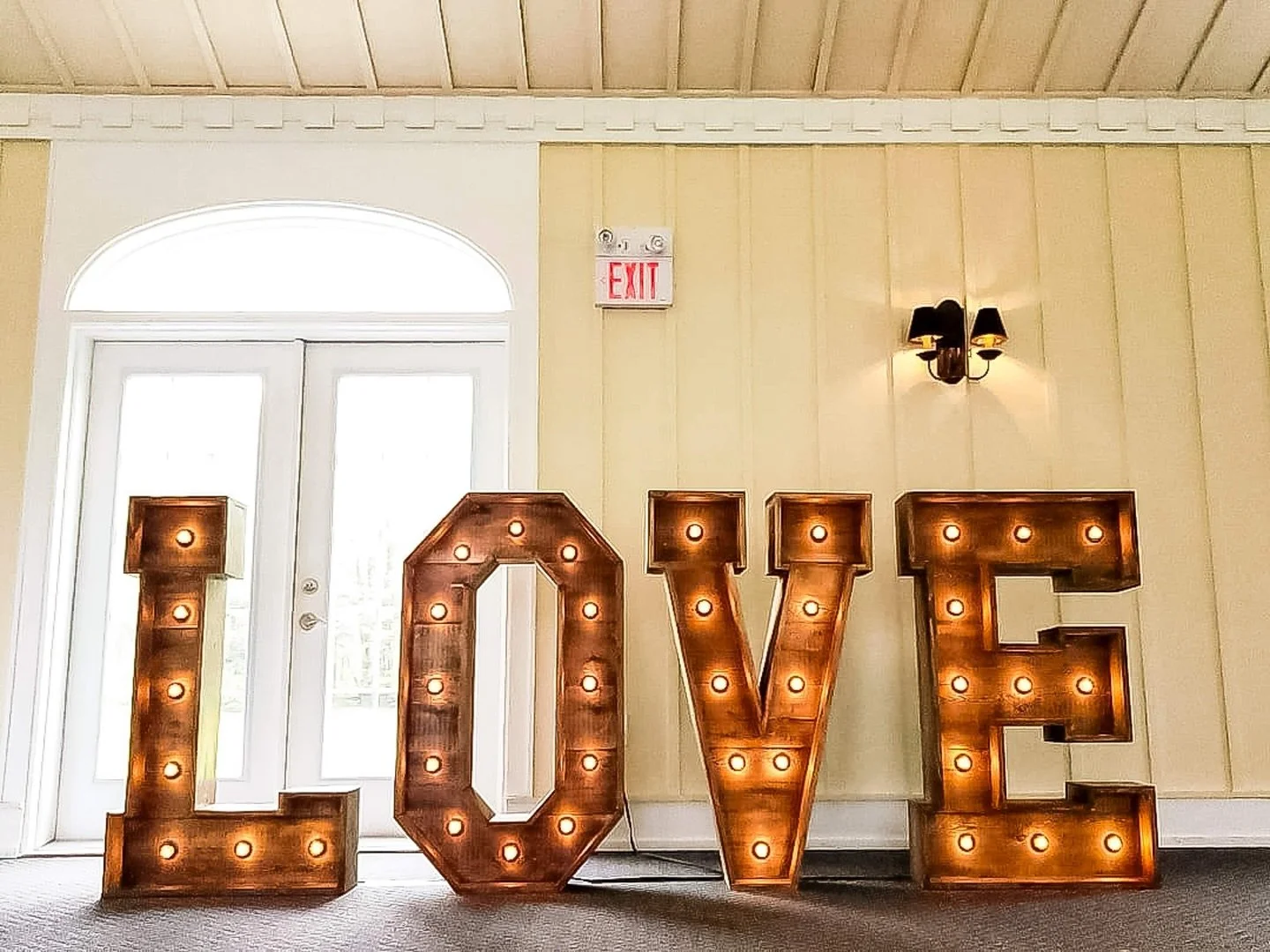 Our 4ft RUSTIC LOVE gracing another wedding reception this past weekend. 

Getting married at a rustic venue in the GTA? If so, book these letters and elevate your cocktail hour with a beautiful photo op. 

We are now offering $100 OFF on this setup 