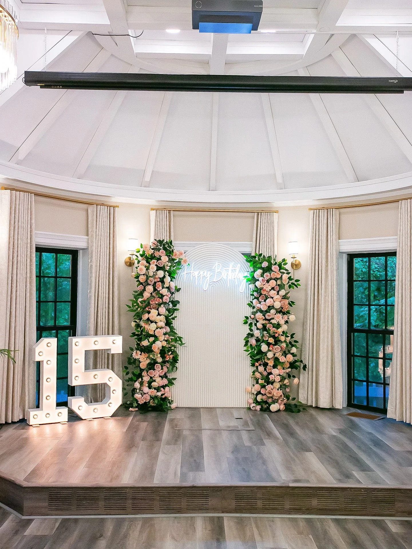 Celebrate your milestone birthday with our marquee numbers and pair in a custom neon sign for your backdrop of choice. Get in touch today. Email in bio 👈👈👈
Venue: @theglenerininn 
Planner: @allprettyevents 
Photography: @menezescaptures 

#marquee