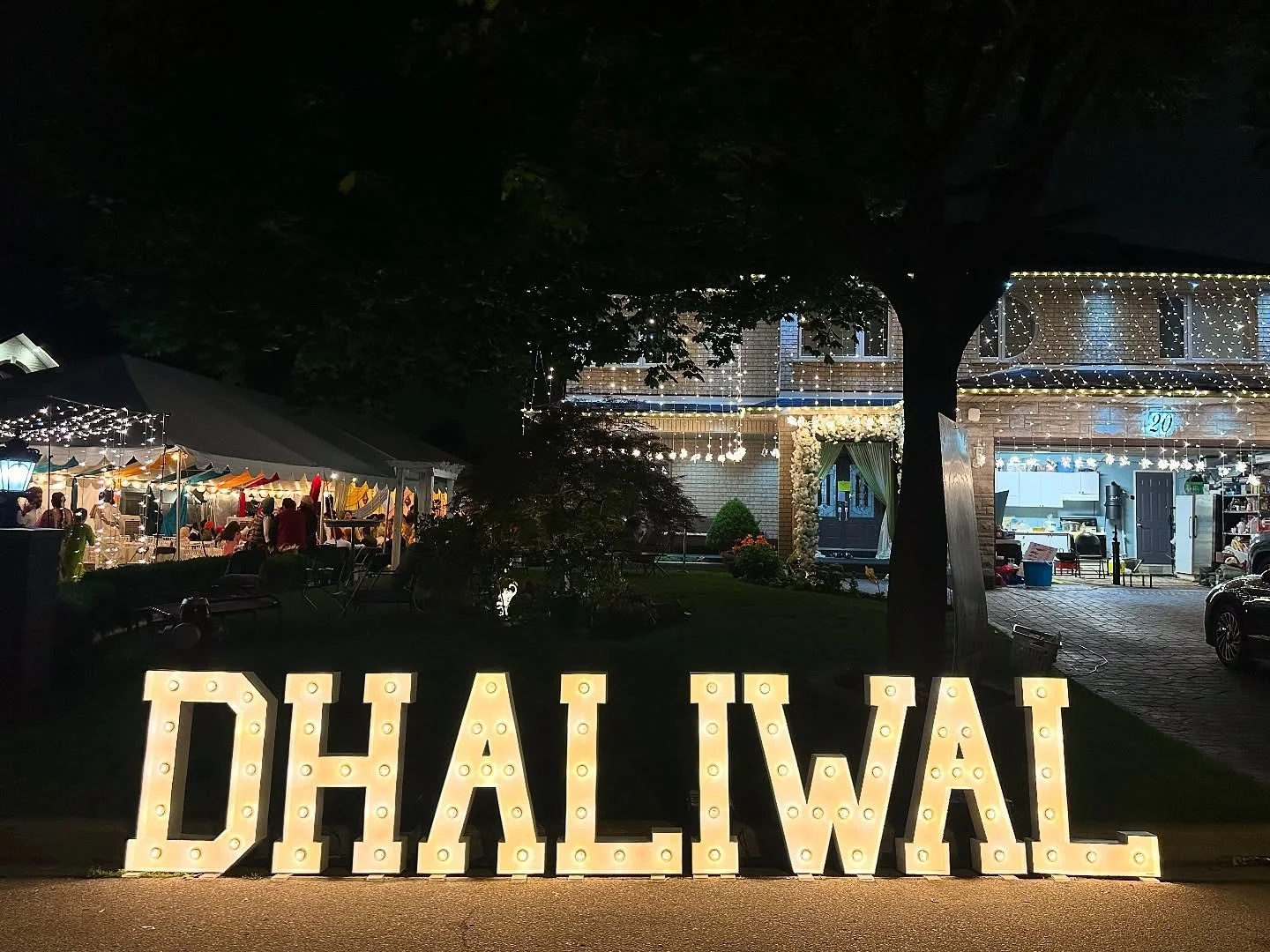 Thursday night Sangeet celebrations for the Dhaliwal family. Gotta love this curbside setup. The guests are definitely not missing this house 😂🔥

#marqueeletters #torontomarqueeletters #marqueeletterrental #lightupletterstoronto #brampton #sangeet 