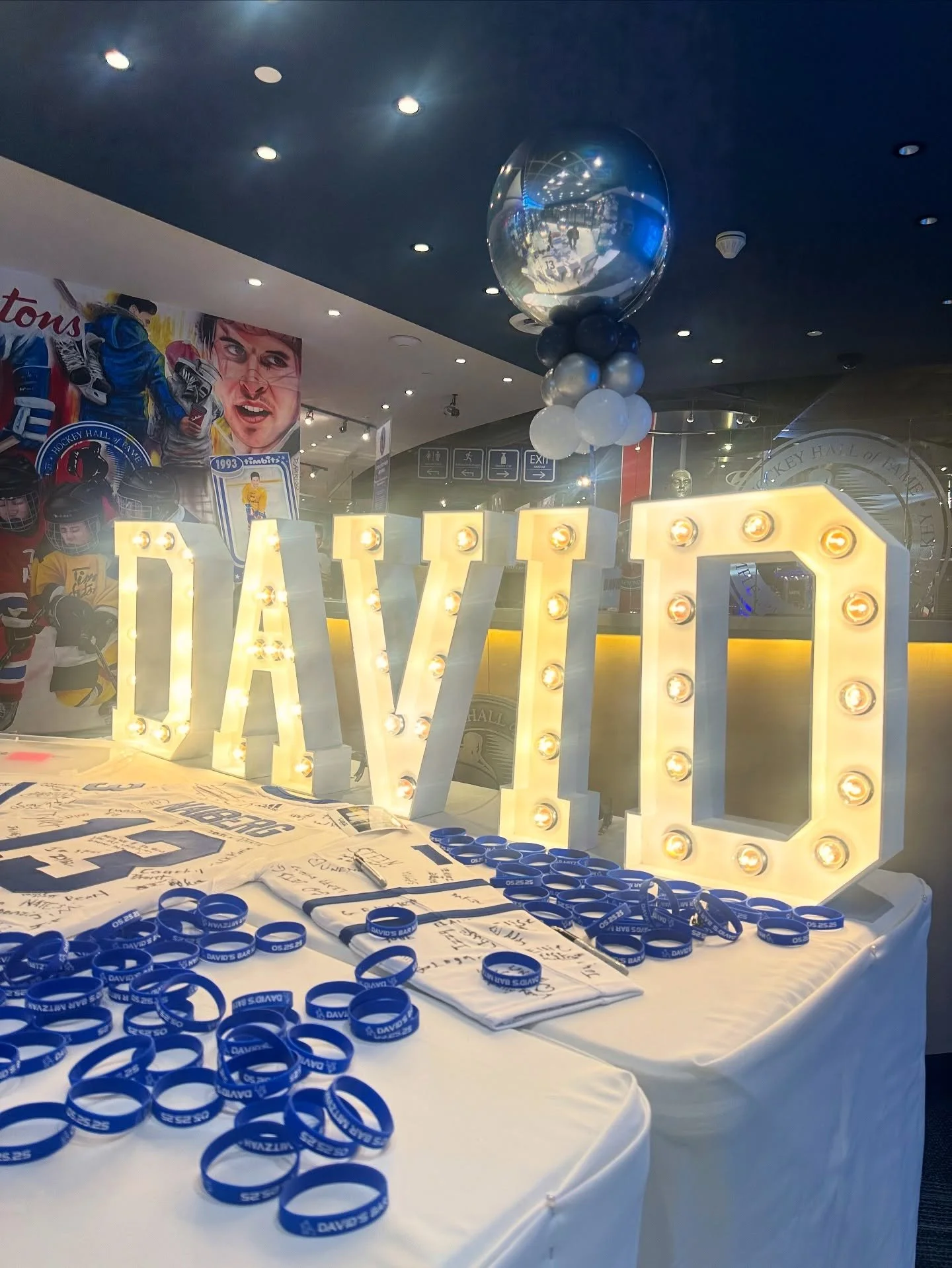20&rdquo; table top setup for David&rsquo;s Bar Mitzvah at the Hockey Hall of Fame. 

Thank you @enbeventdecor for having us!
#marqueeletters #toronto #marquees #lightupletterstoronto #activations #eventplanners #torontoevents #torontoeventplanner #c