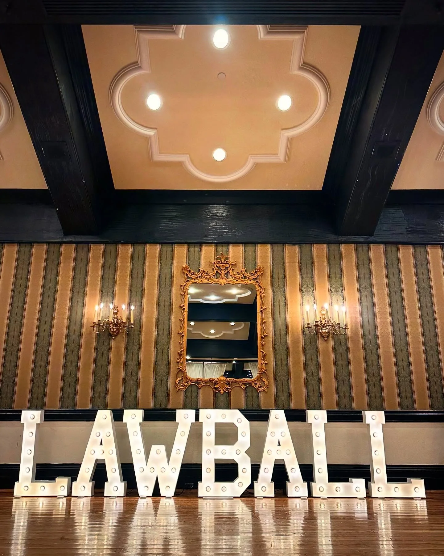 Lights, camera, LAWBALL! ✨
#lawballtoronto #toronto #marqueeletterstoronto #torontomarqueeletters #torontoevents #lawballfun #torontoeventplanner #eventplanners #statementpiece #lightupletterstoronto #3ftmarqueeletters #ampersandtoronto