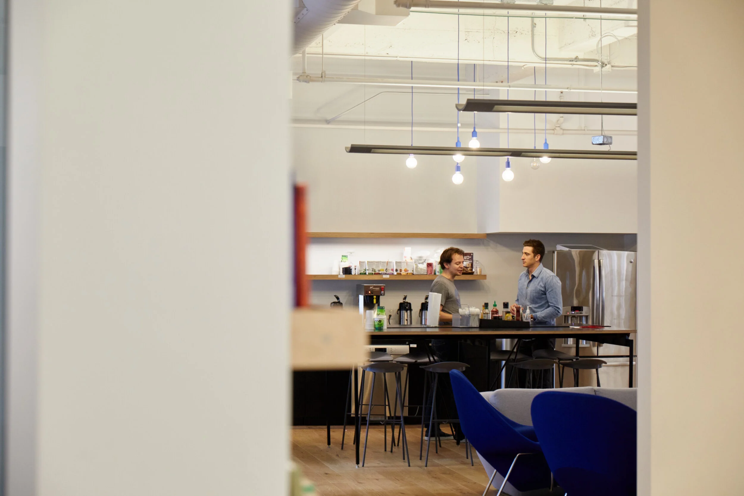 Handshake_Office_142.jpg