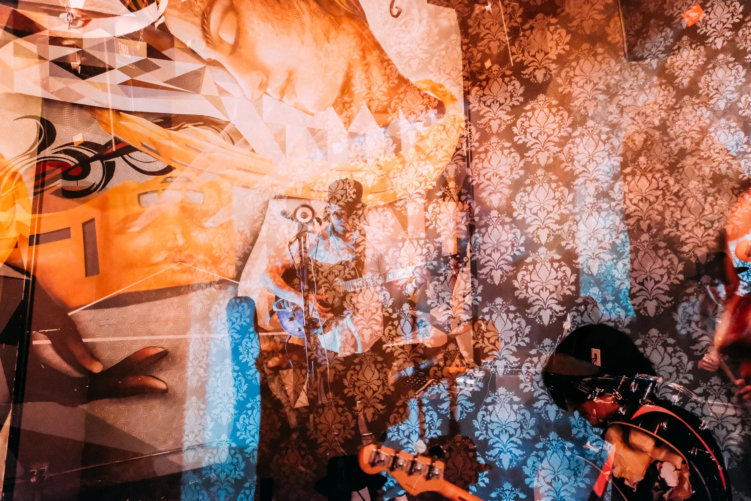 LIVE: ELECTRONIC SURPRISE