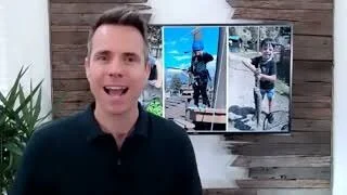 Sales Tips from Comedians: Open with a Personal Story and Segue