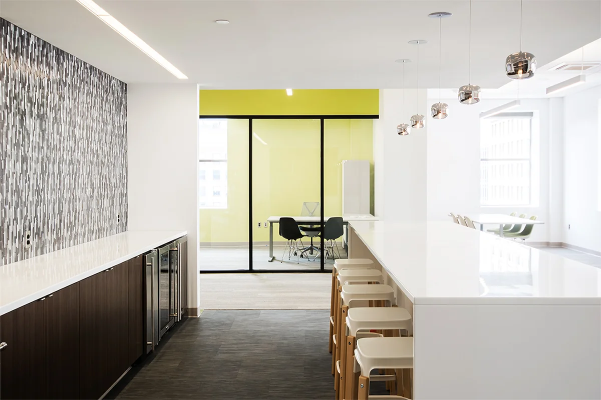 LOFTUS ROBINSON is a progressive, full-service real estate development company focused on high character projects that promote culture, design, and sustainability. DkGr was engaged to design a new corporate headquarters that embraces and reinforces their company values. Located in the historic J.F. Wild Building in downtown Indianapolis, this project inserts a sleek modern workplace within a historic context. DkGr studied the ways the users worked and collaborated, and created a flexible, functional space containing private and open areas suitable for differing styles of work. PROJECT DATA CLIENT: LOFTUS ROBINSON COMPLETION: 2016 PROJECT AREA: 6,500 SF PROJECT BUDGET: $450,000 LOCATION: INDIANAPOLIS, INDIANA