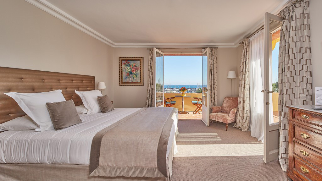 HermitageBedroomAndView.jpg