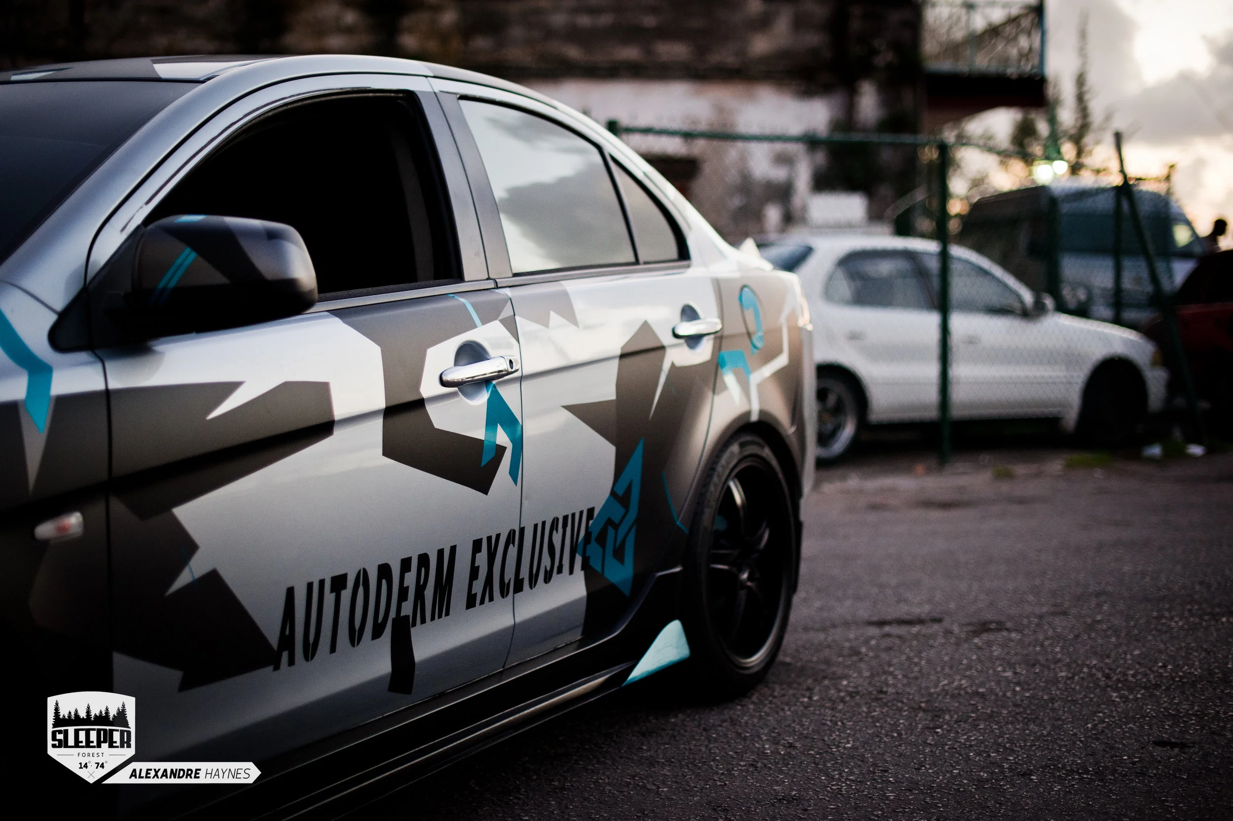  Hugh's car is beautifully wrapped. 
