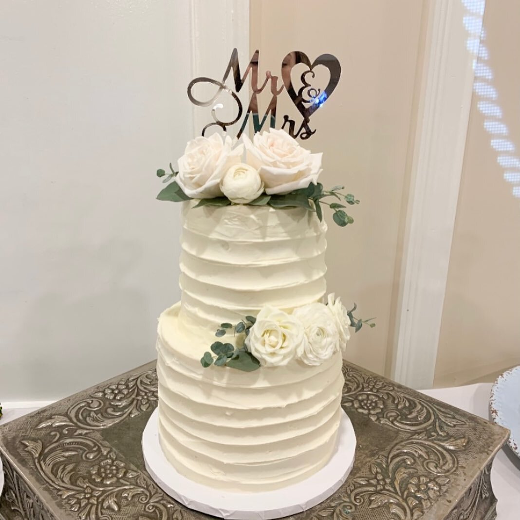 We are SO ready for the summer wedding season!! Last night&rsquo;s dessert table on site at @hotelzamora was made up of our most popular Strawberries and Cream cake, assorted cupcakes, and of course our custom design sugar cookies! #weddingcake #cake