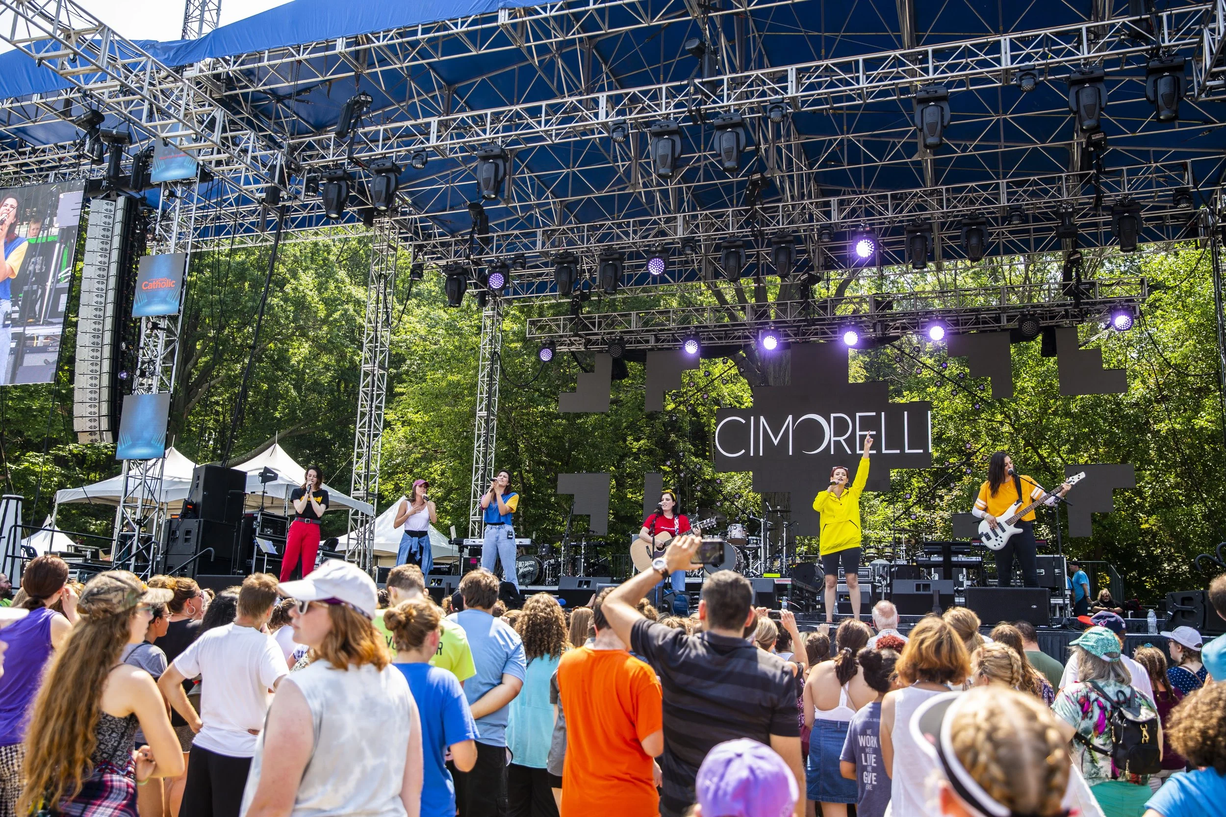 Photo of the crowd during Cimorelli's performance at The FEST! 