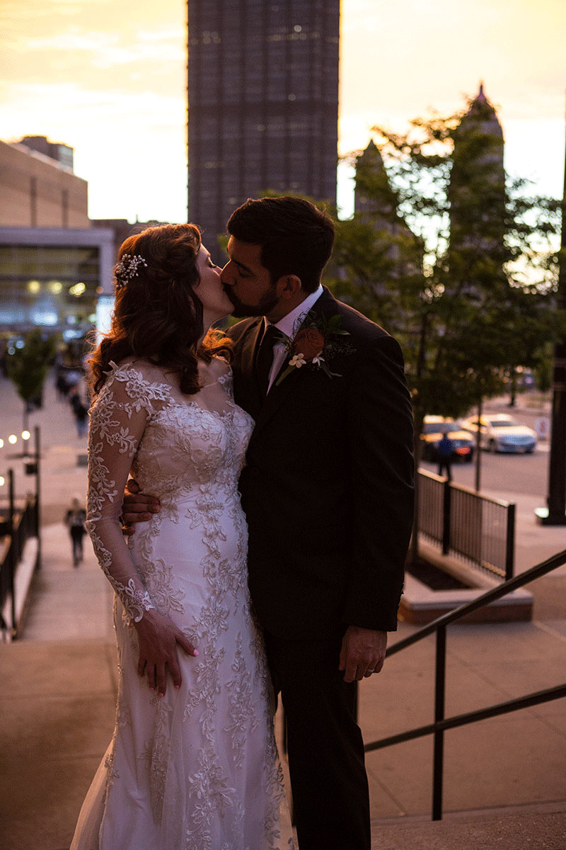Ashley_Ann_Photography_Bride_Groom_Kiss_Wedding_Pittsburgh-1-372.jpg