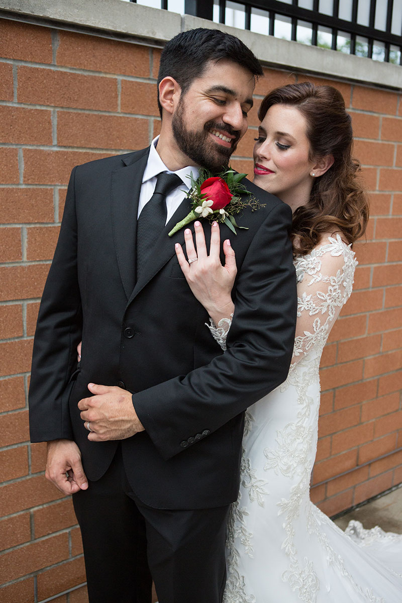 Ashley_Ann_Photography_Downtown_Bride_Groom_Wedding_Pittsburgh-1-320.jpg