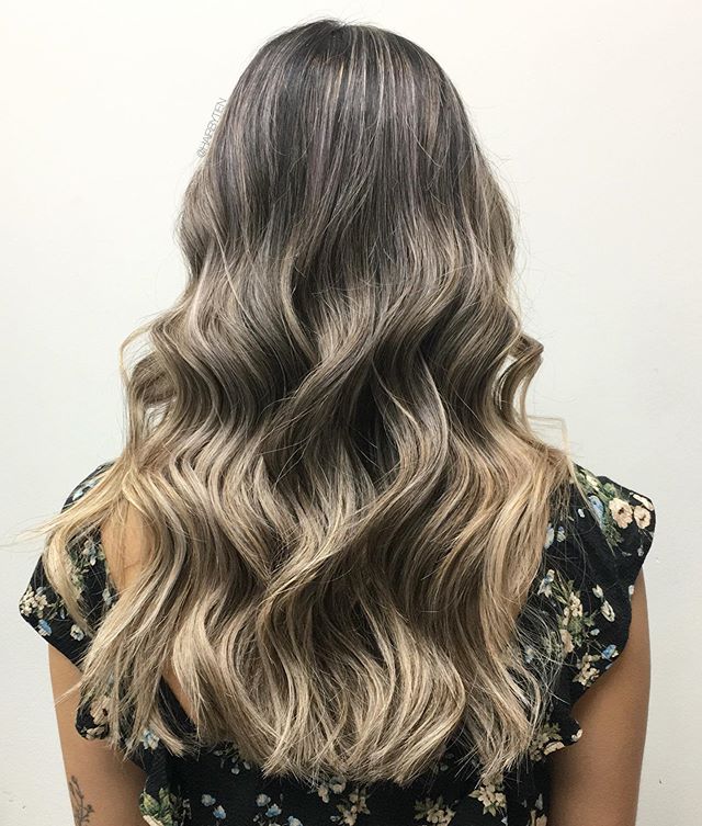 🍂 We&rsquo;re FALLn into the new season🍁 
Click book on my profile to schedule an appointment with me. New clients must arrange a consultation first. No DMs for bookings or inquiries. 
#hairbytien #hhstudio #hellohairstudio #schwarzkopfcan #schwarz