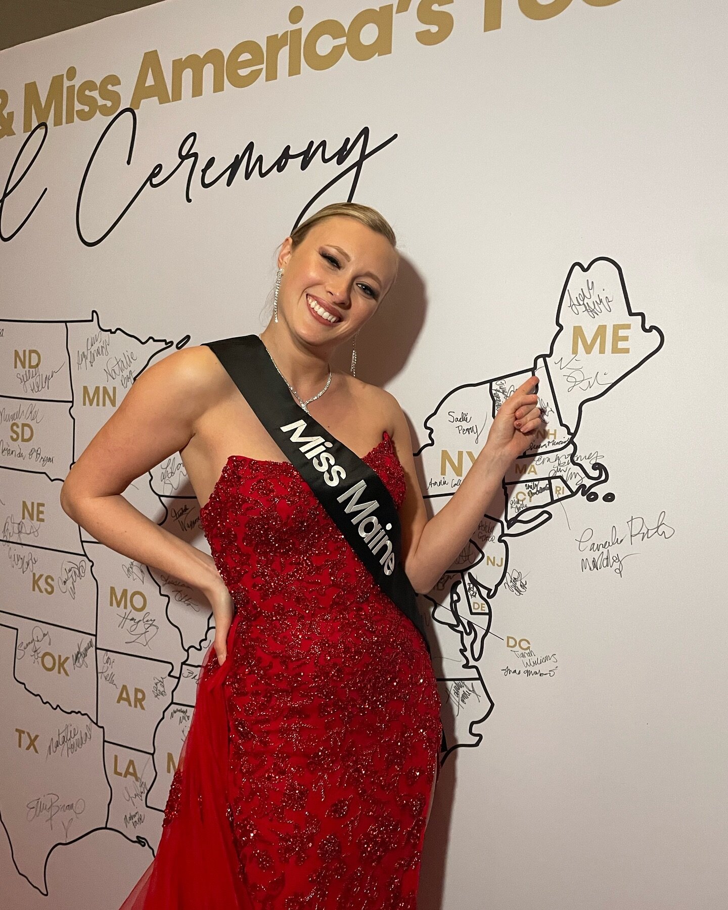 Happy 204th Birthday, Maine!!! 

This state will always have my heart. I have been so proud to represent Maine this year and every year! 

(Do you want to take my job and represent Maine next year? Today is the LAST day to sign up to compete for Miss