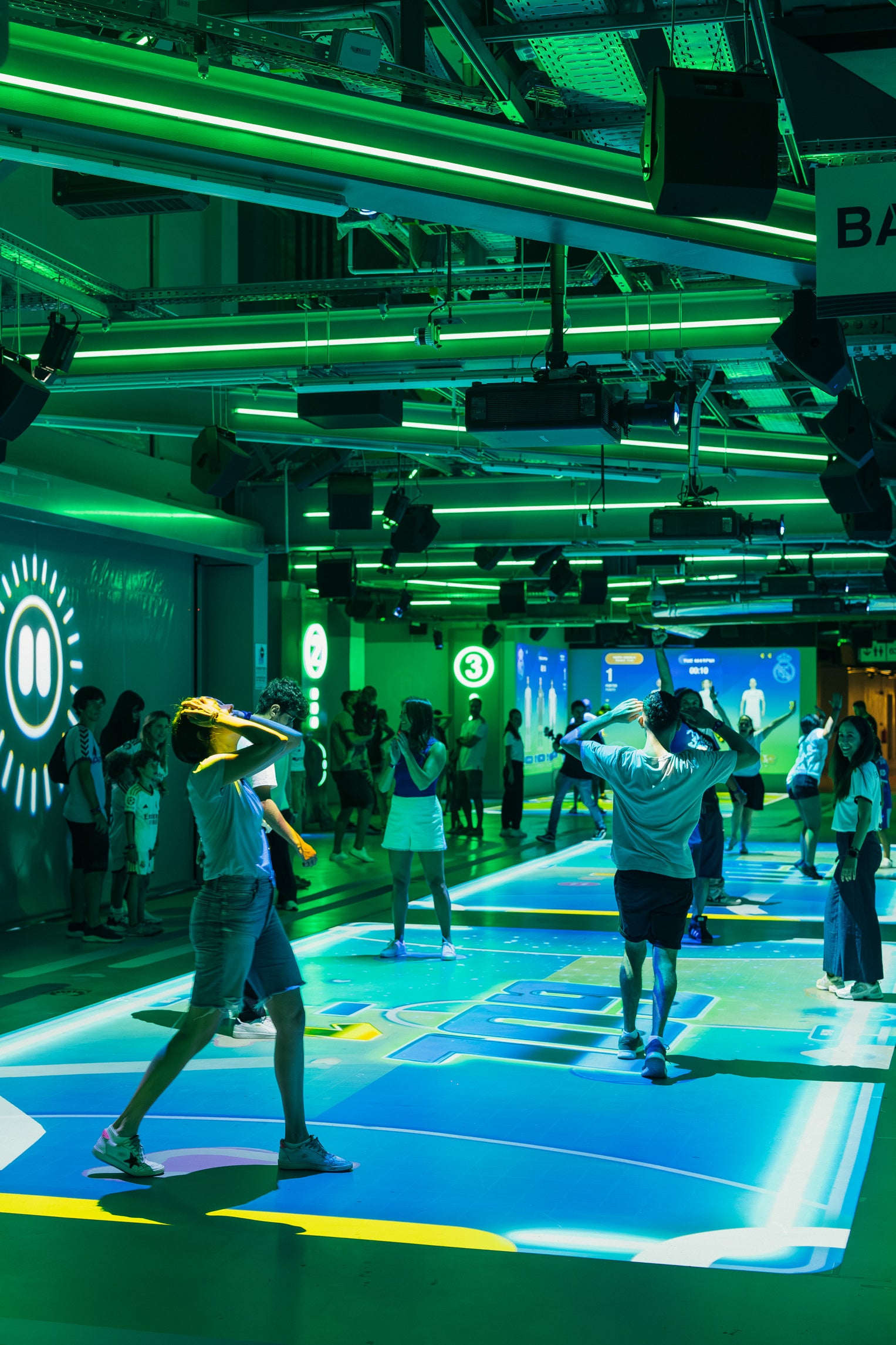 Moment_Factory_Custom_Experience (18).png