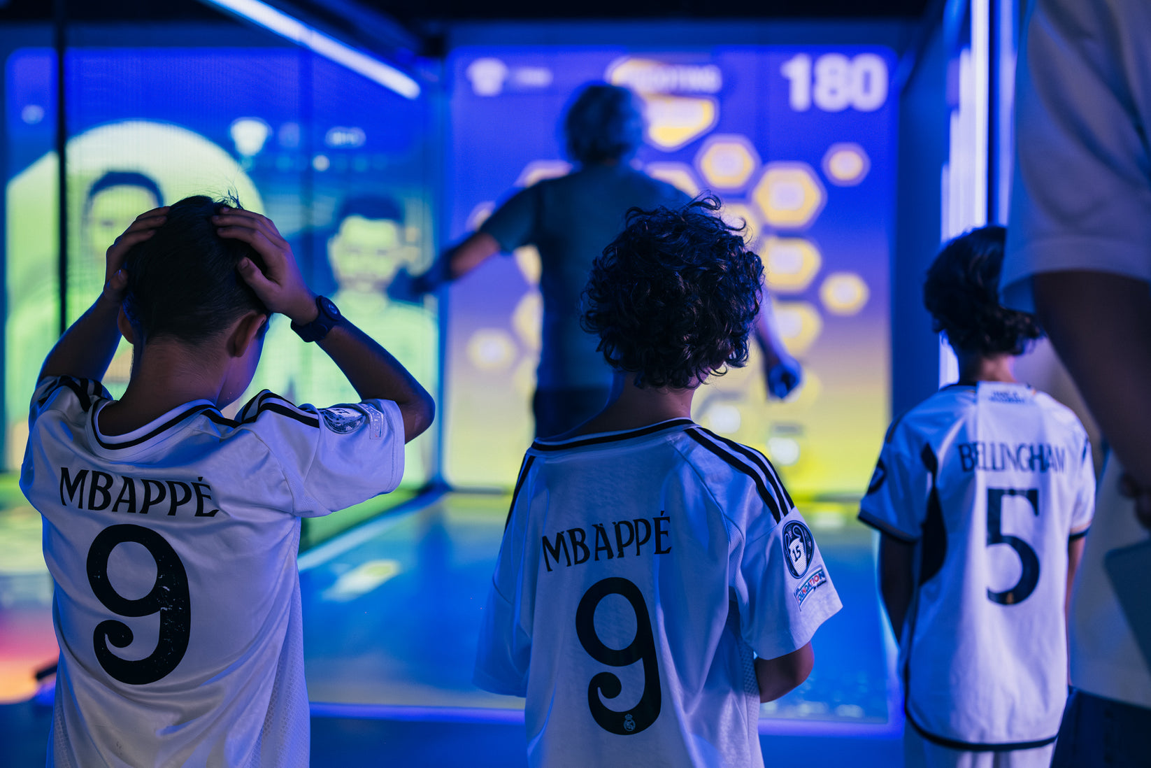 Moment_Factory_Custom_Experience (16).png