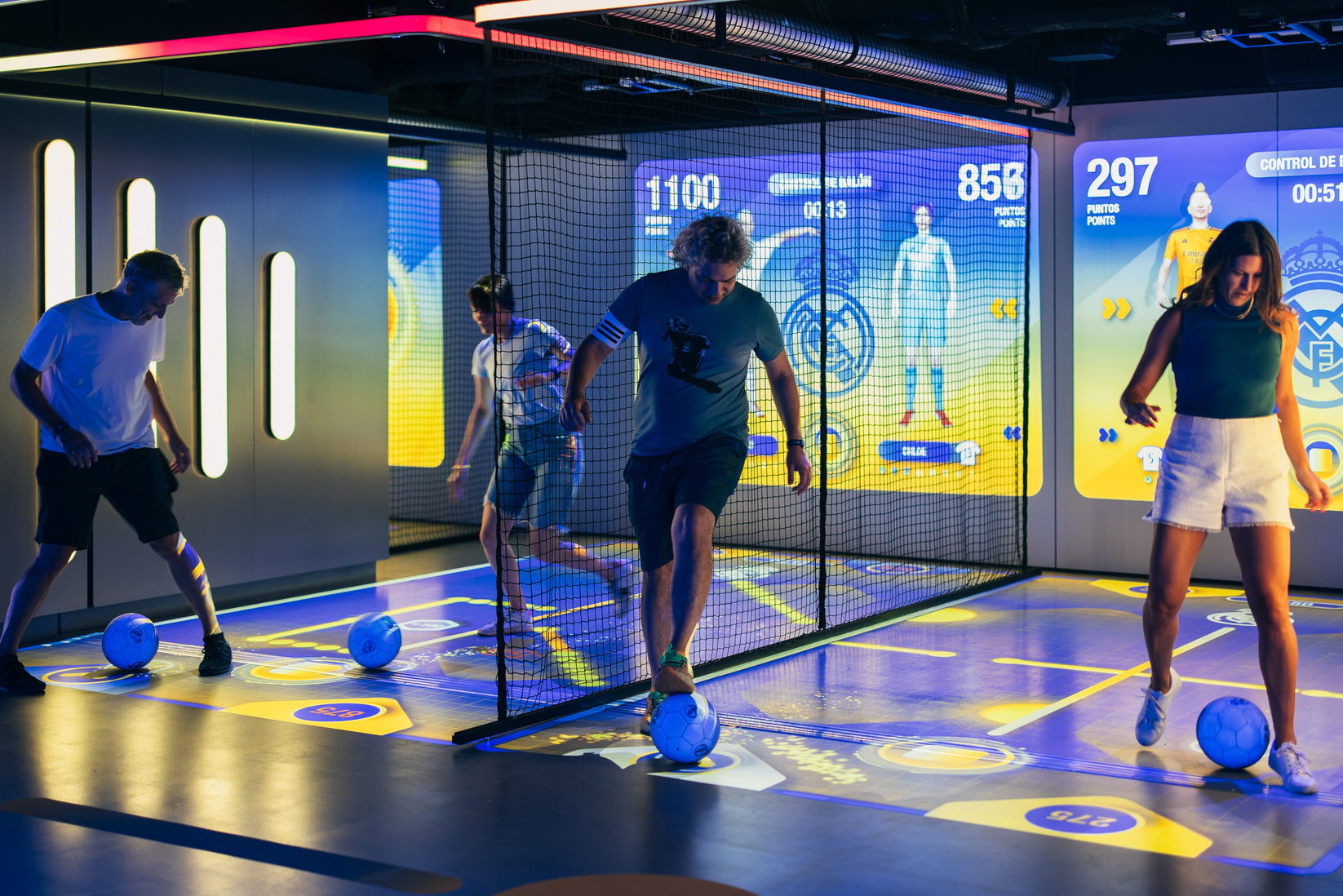 Moment_Factory_Custom_Experience (15).png