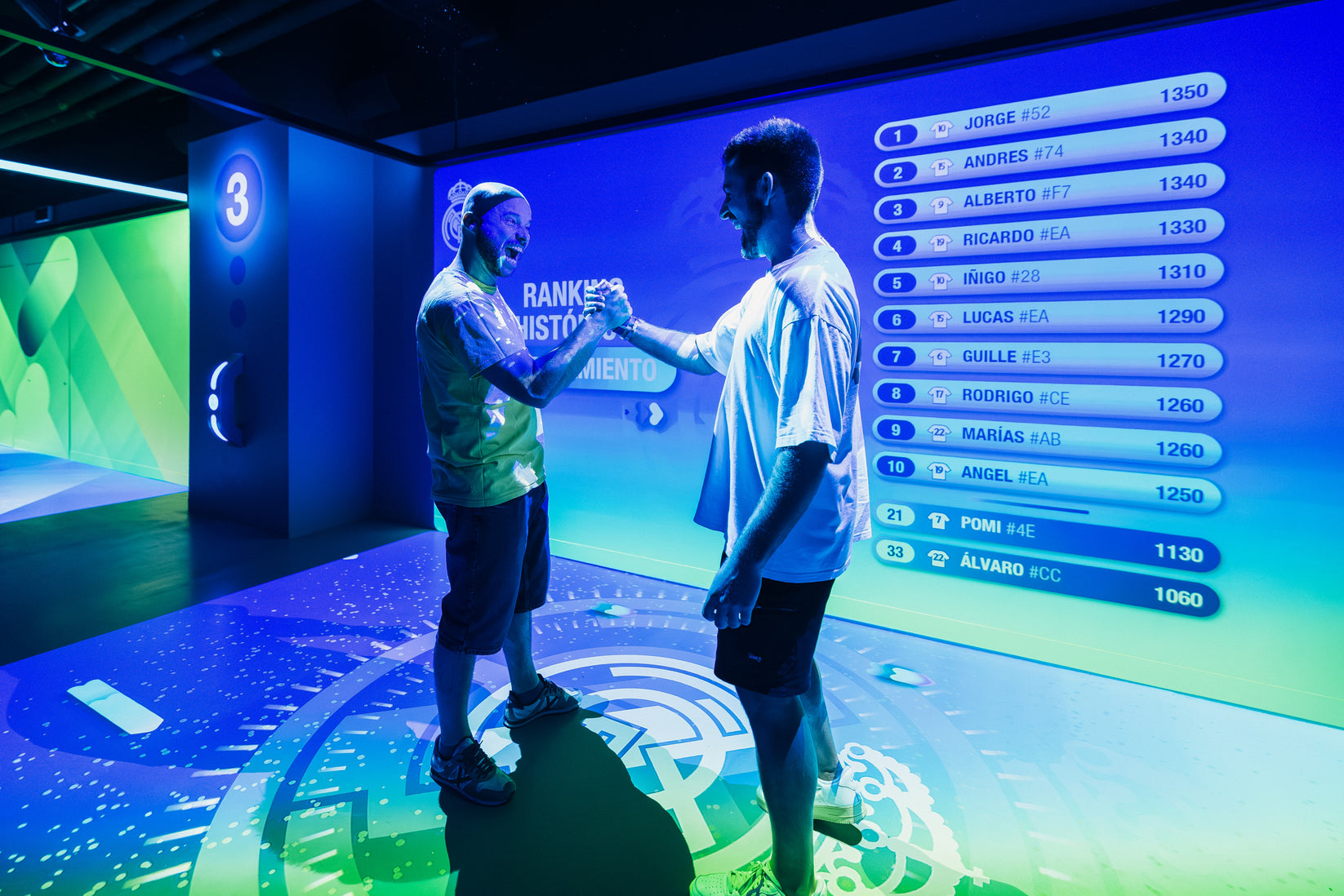 Moment_Factory_Custom_Experience (11).png