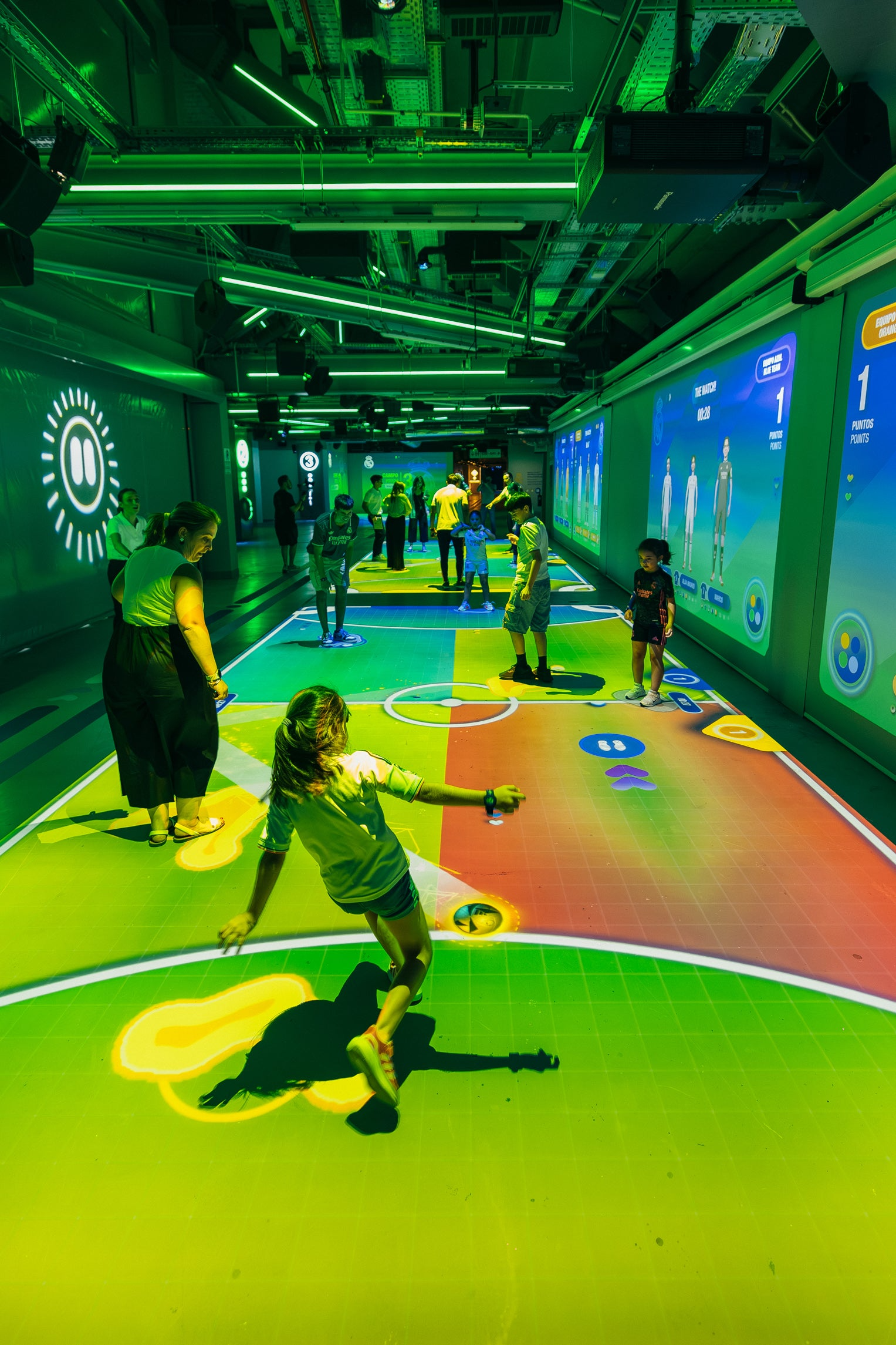 Moment_Factory_Custom_Experience (4).png