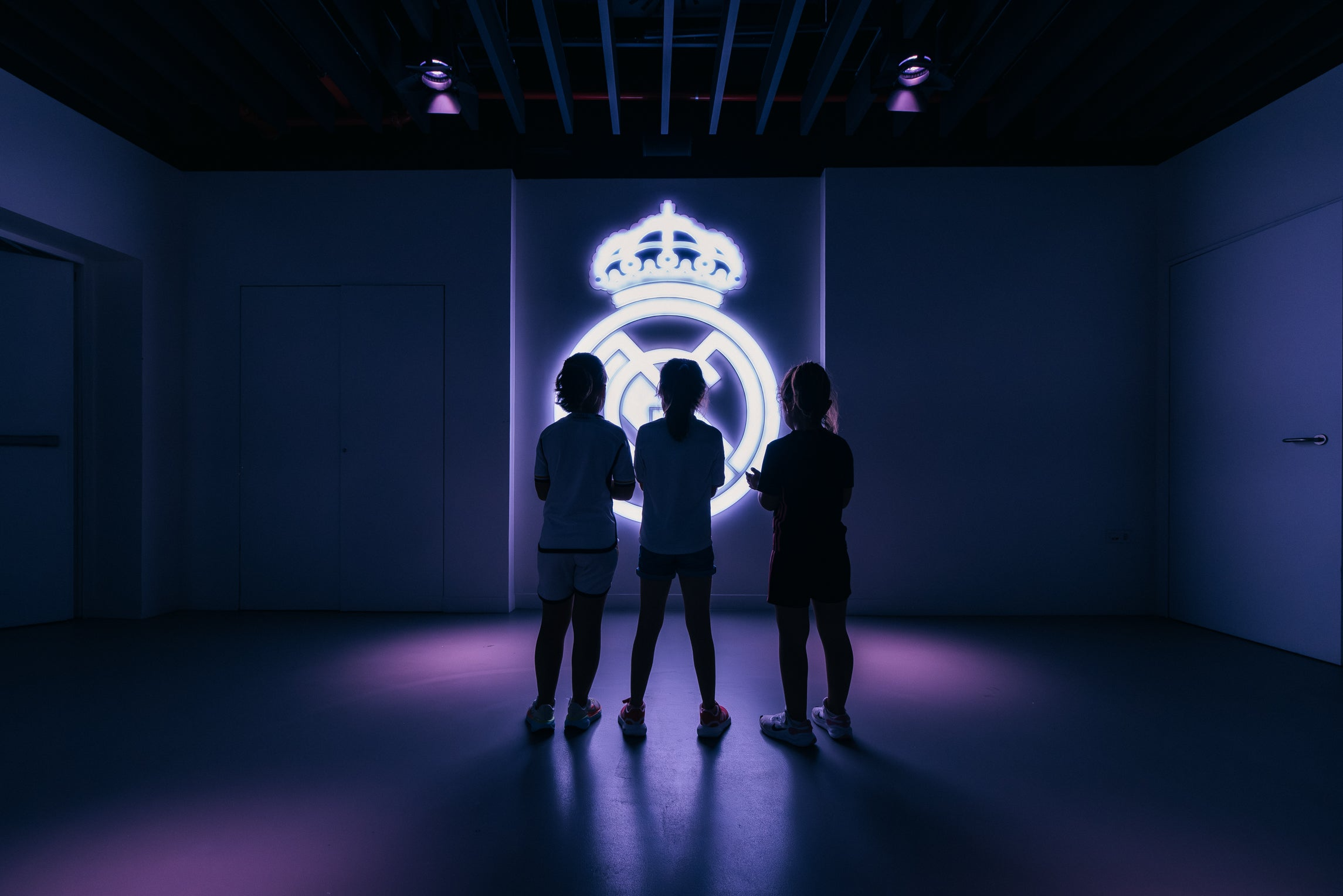 Moment_Factory_Custom_Experience (1).png