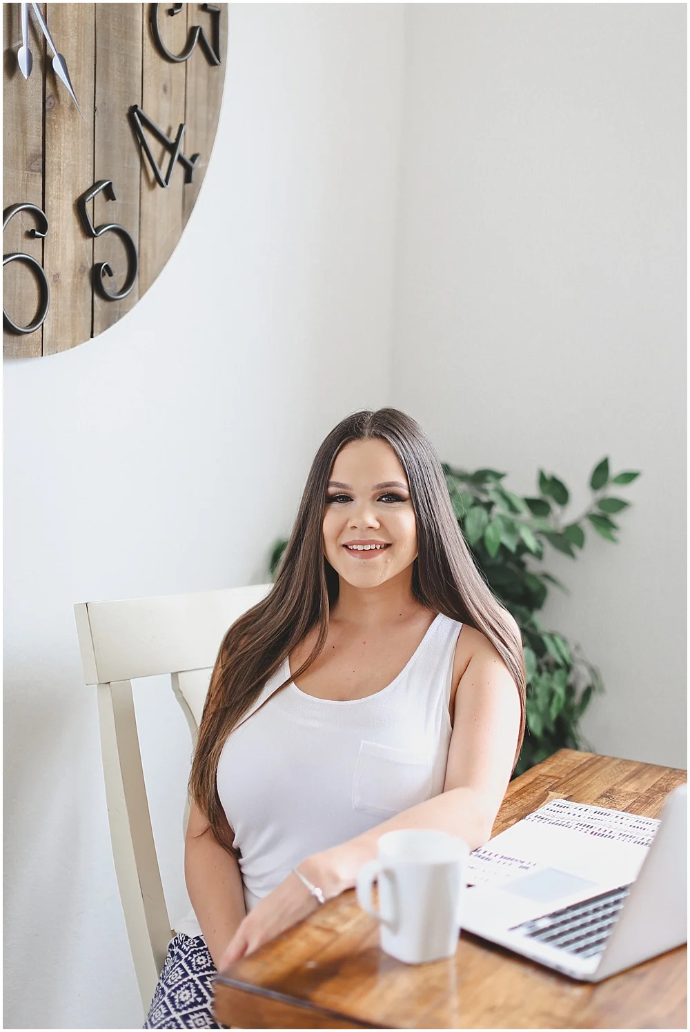 Nikki spends her mornings working from home; bouncing back between her design-centered clients and her realty job. She spends her afternoons cooking and taking care of her 3 beautiful babies. 