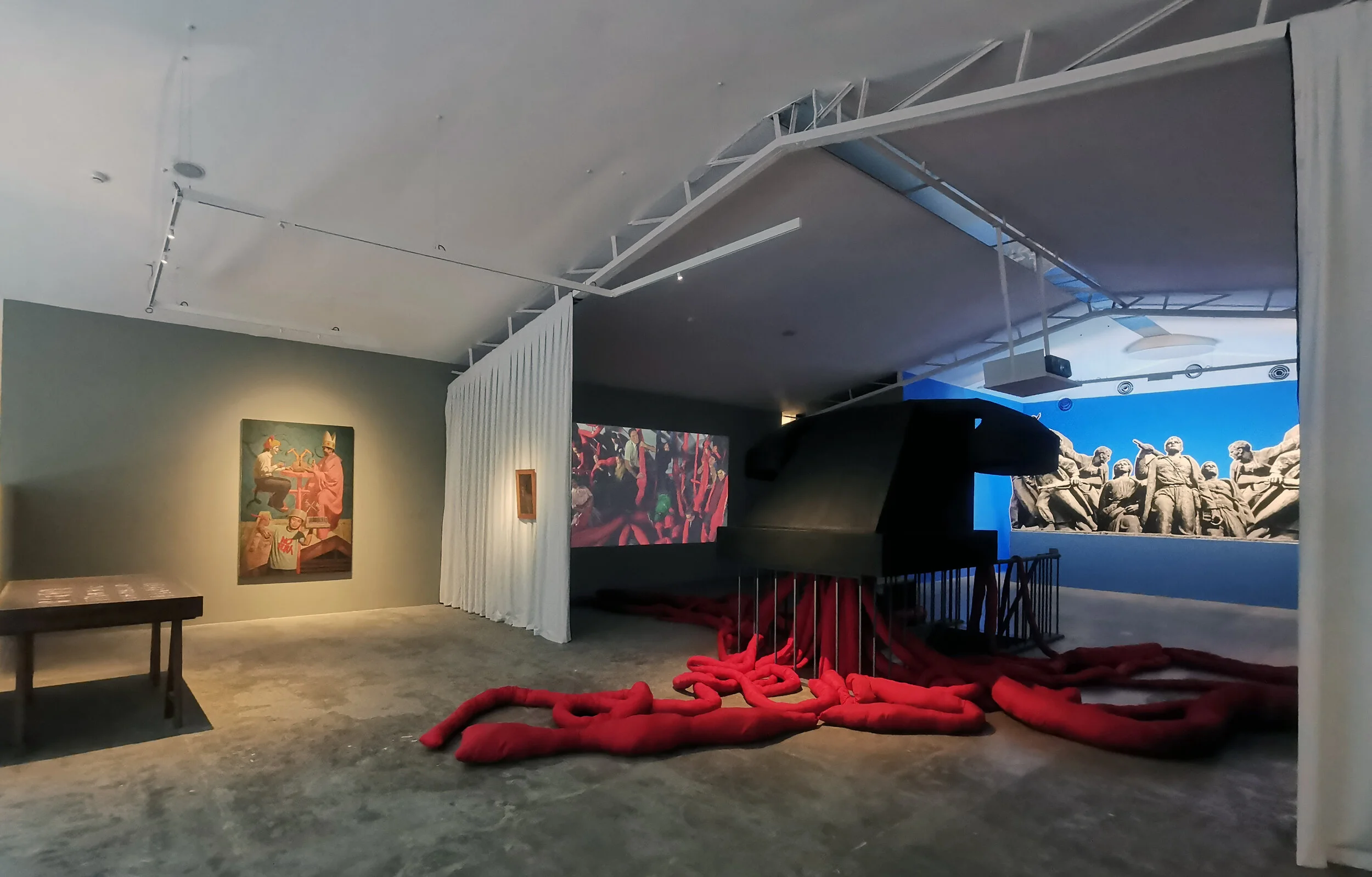 Installation shot Songspiels and Tragicomedies_2.jpg