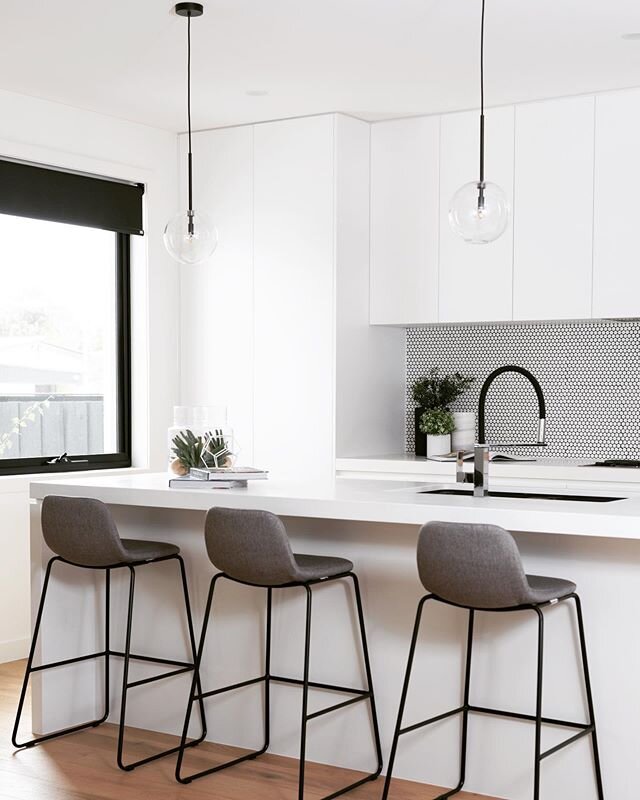 The kitchen is in my top 3 spaces to create and style. 
It&rsquo;s one of the 3 areas in a home where people meet to connect, talk, catch up, have a glass, cook/eat/nibble on a shnack, you get my drift.

It is where warmth is created ✨

Where is your