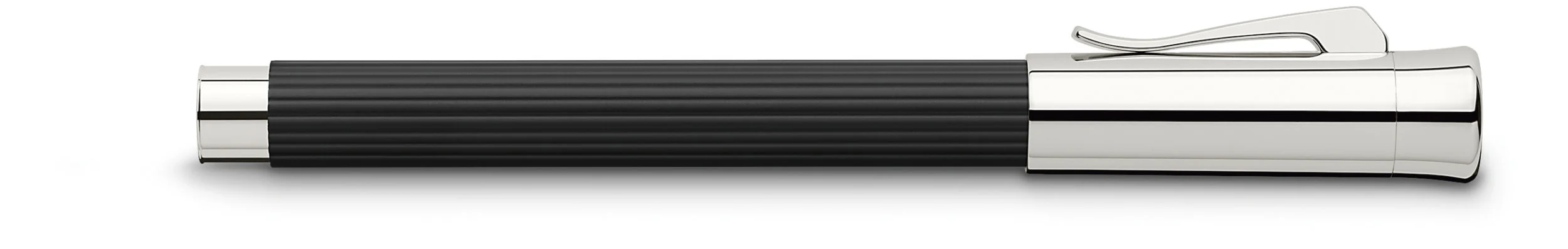 141503_Fountain pen Tamitio Black, Broad_High Res_5246.jpg