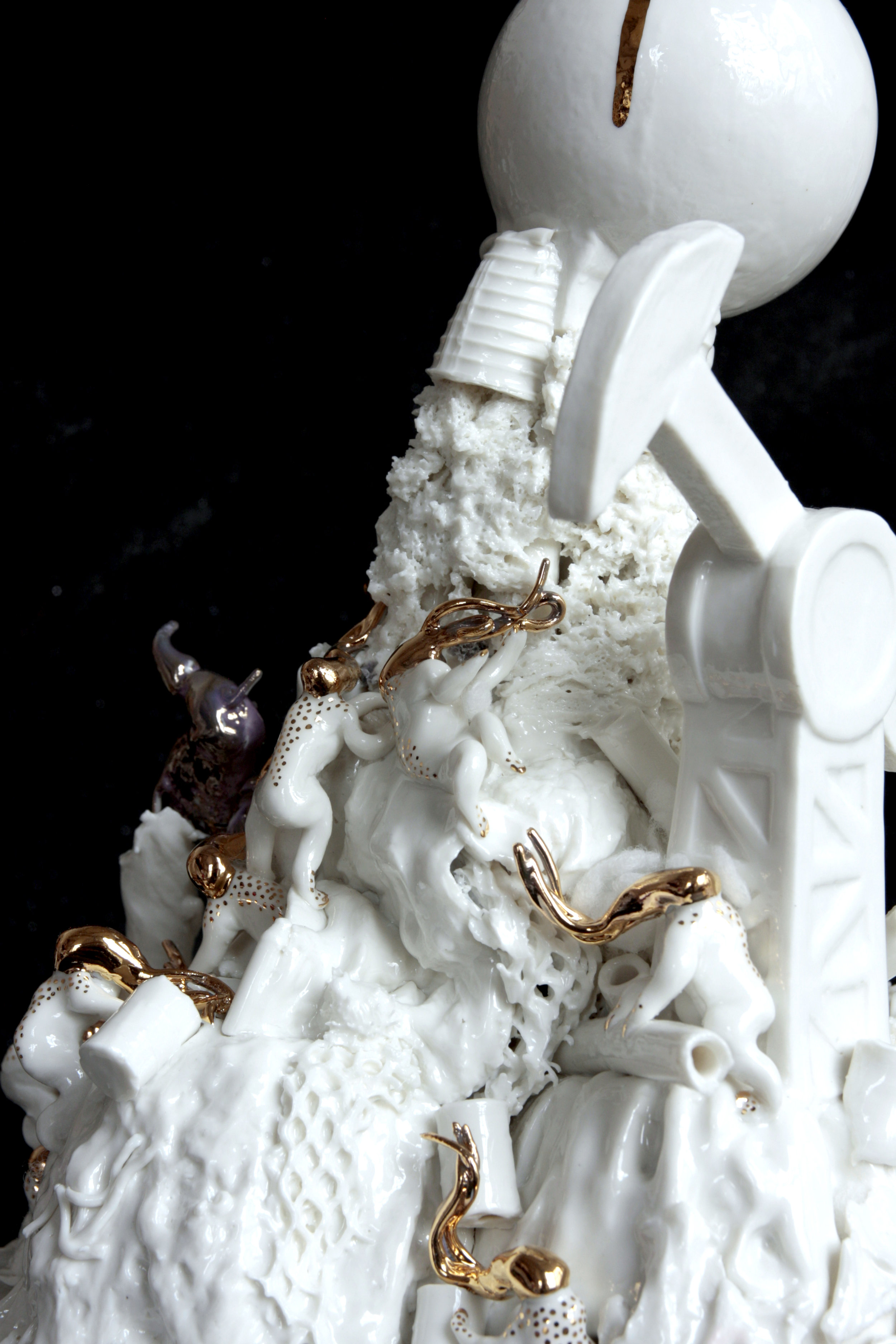   Atomic point &nbsp;&nbsp;  (detail) &nbsp;  2014, porcelain, gold, resin, 43x30x25cm               G  M  T                   Определить язык  Азербайджанский  Албанский  Английский  Арабский  Армянский  Африкаанс  Баскский  Белорусский  Бенгальский