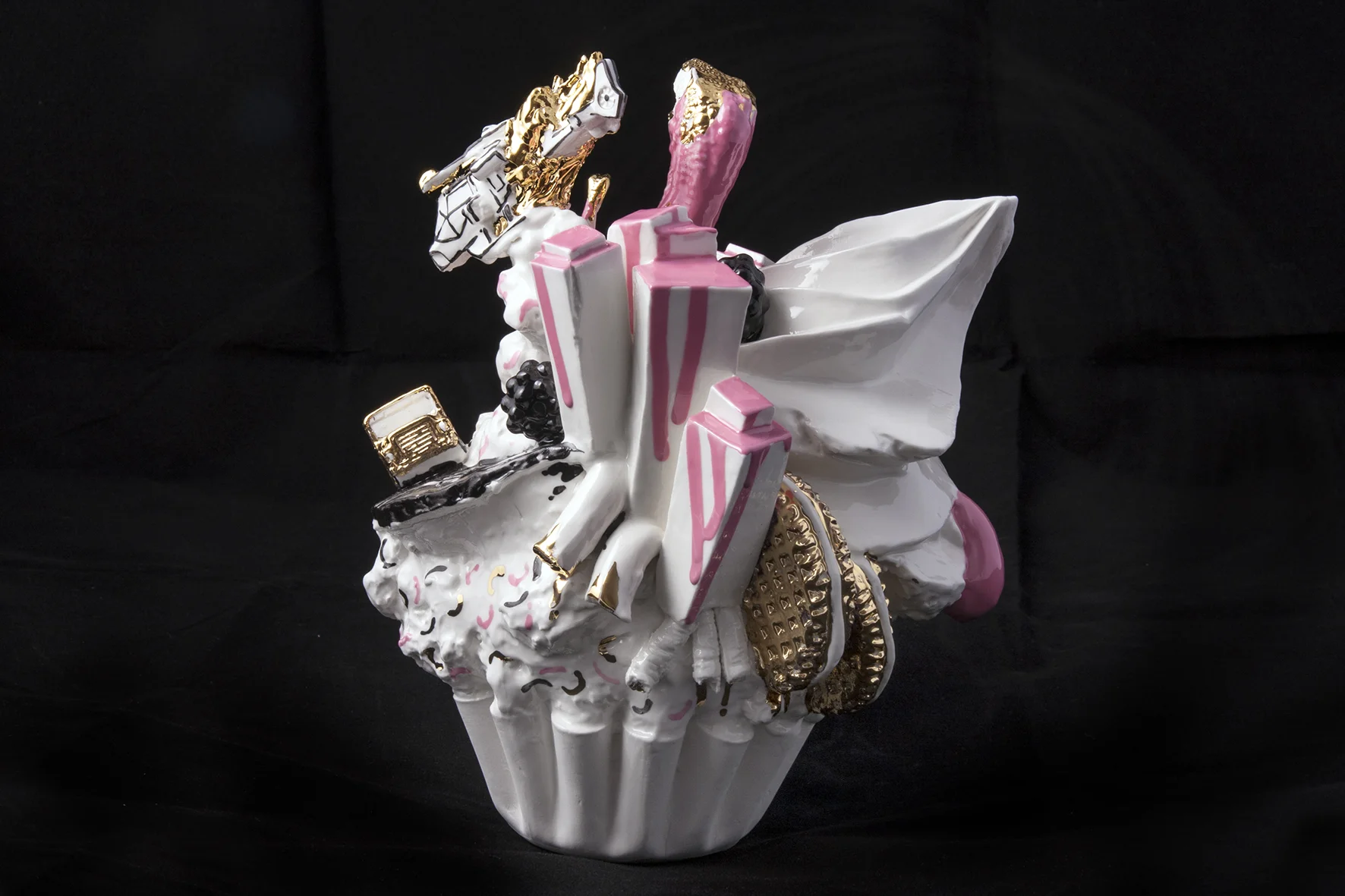 Party hard 2018 porcelain, gold, overglaze painting extra 2 author edition