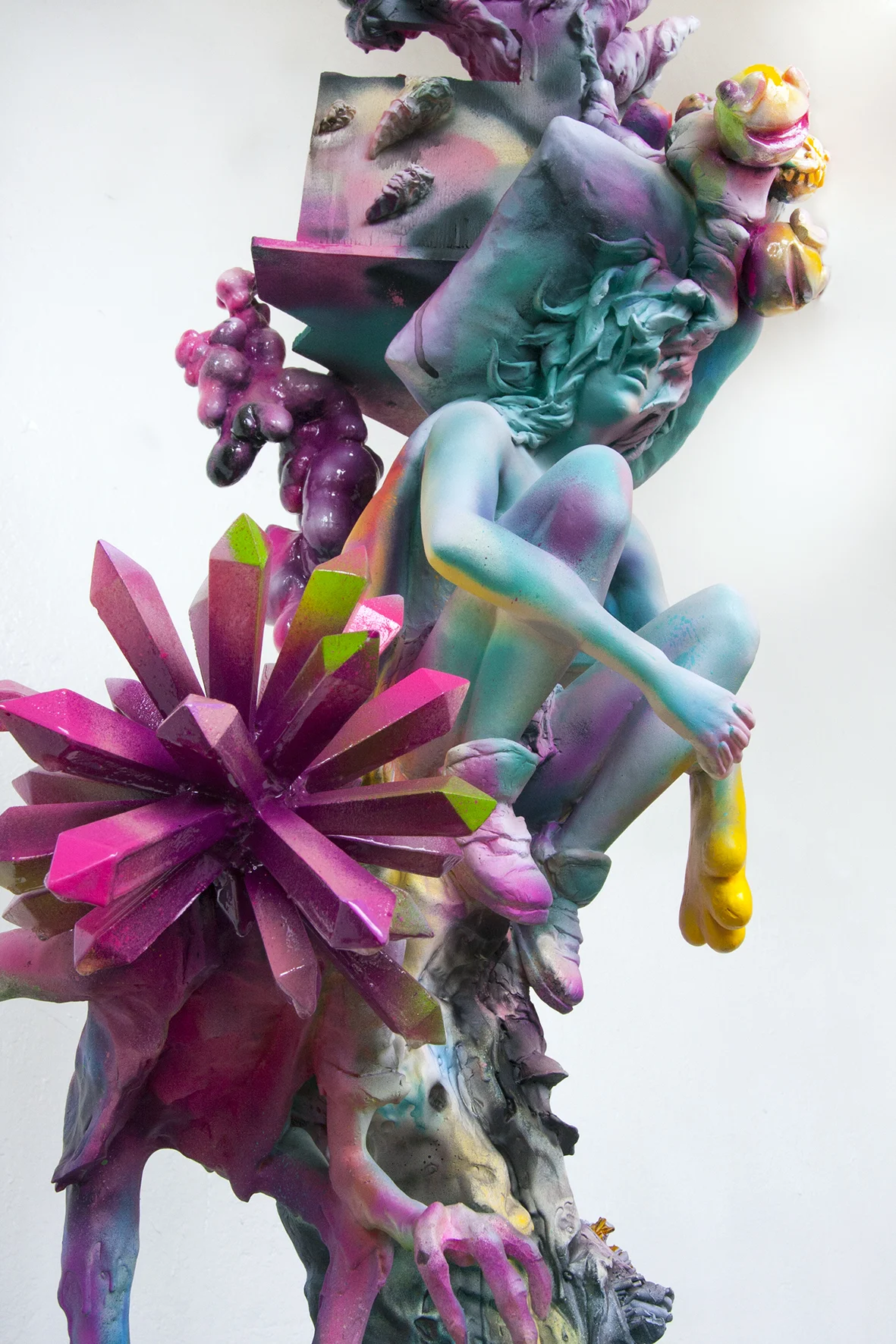 My mind says no/Мой разум говорит нет 2019г., пластик, смола, 99х44х33см plastic, resin