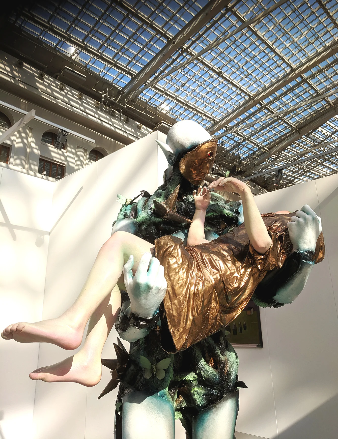 Second coming/ More human than human 2019 fiberglass, mixed media 194х94х113cm /Человечней человека 2019 фиберглас, смеш.техника 194х94х113см