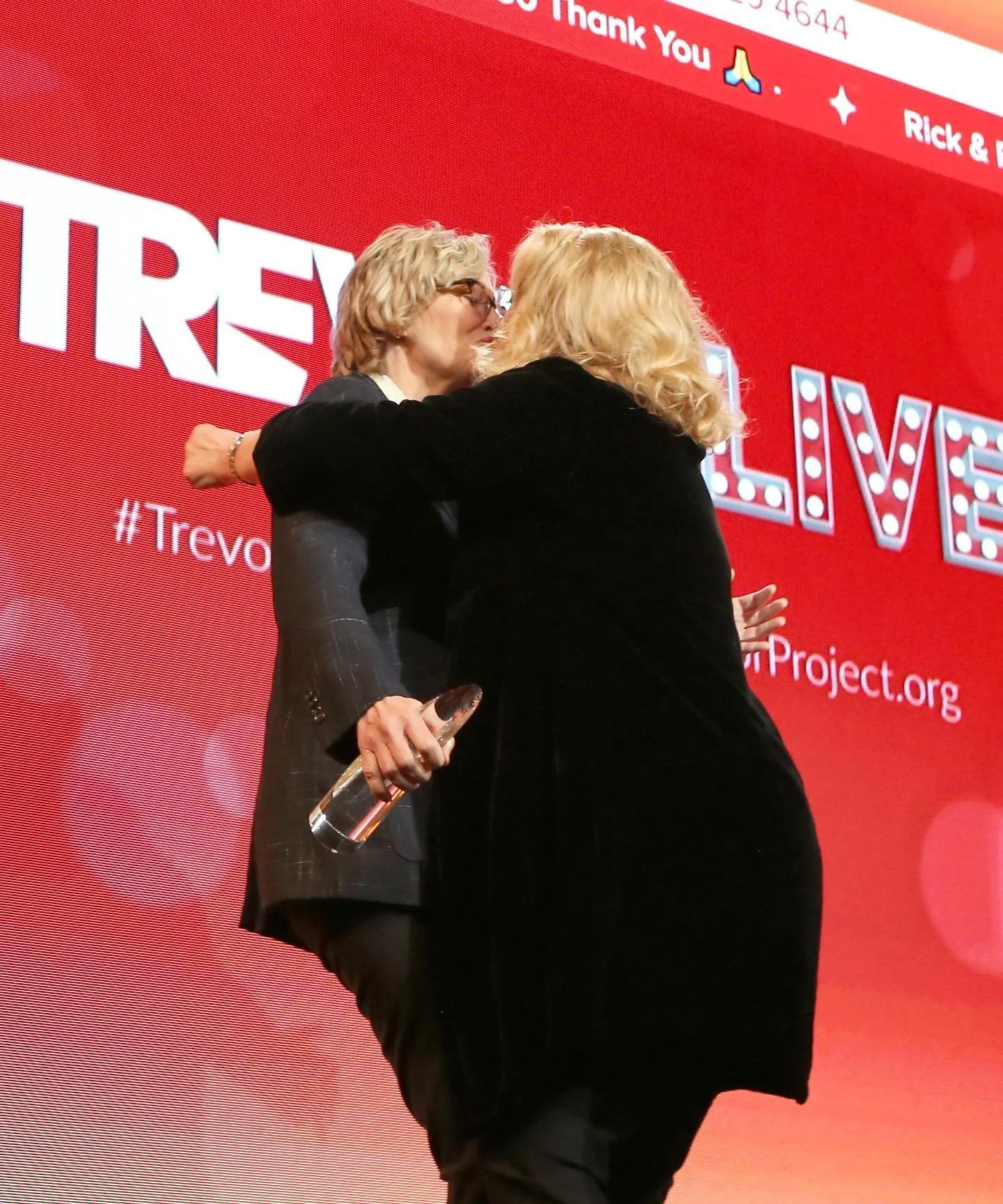 #Throwback to that one time #CybillShepherd kissed #JaneLynch 💋 onstage during #TheTrevorProject &lsquo;s #TrevorLive #LosAngeles #2019. Oh how I miss shooting events. 📸: Tasia Wells / Getty Images for the Trevor Project
.
.
.
.
.
.
#gettyimages #m