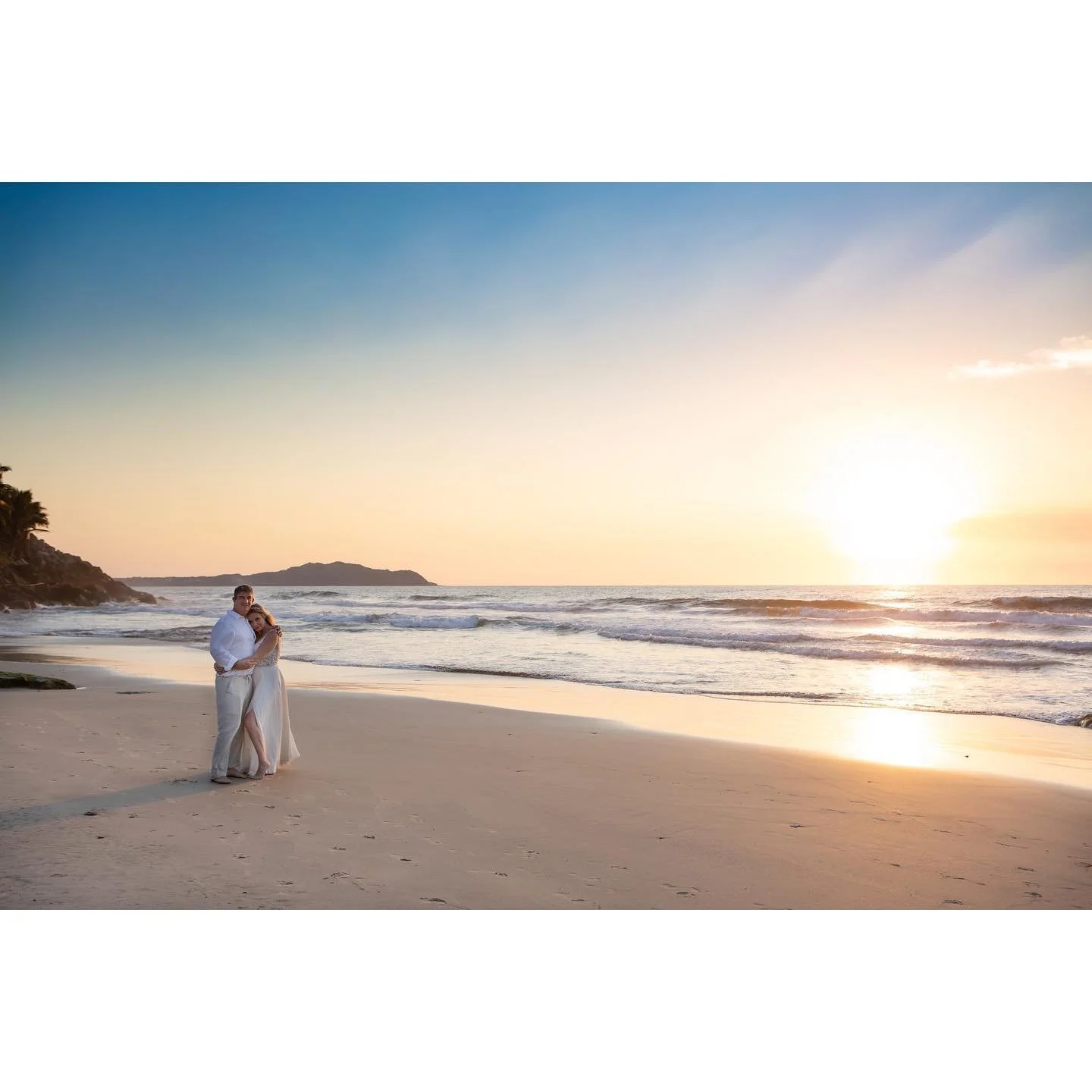 Had to post a #sneakpeek of my beautiful friends 💗 it meant so much to photograph these special moments and so inspiring and to see their love for each other, their family, humanity and Mother Earth. Congratulations 
Jason + Dina, I love you guys! ?